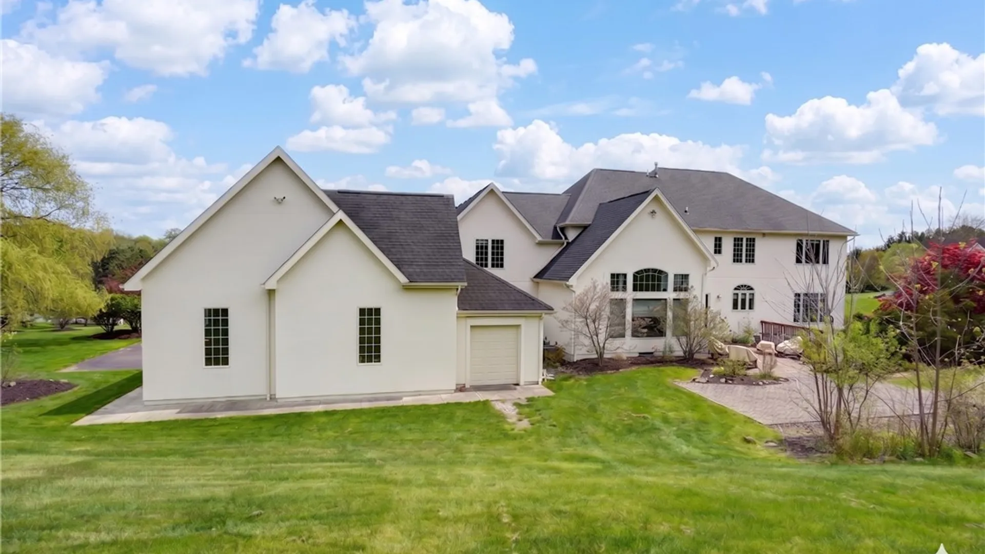 Property at 20 Sunrise Hill, Pittsford, NY 14534 7