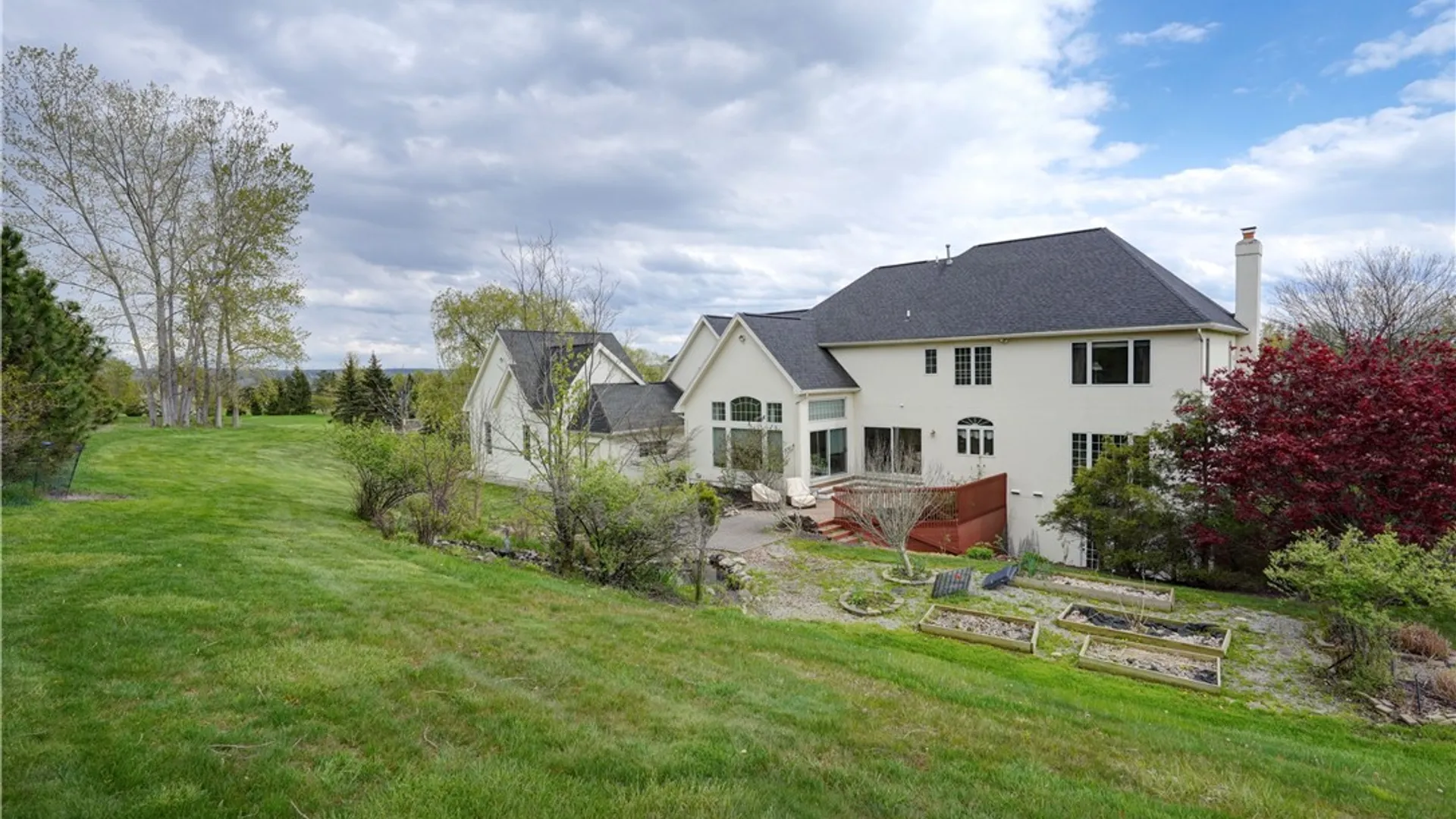 Property at 20 Sunrise Hill, Pittsford, NY 14534 9