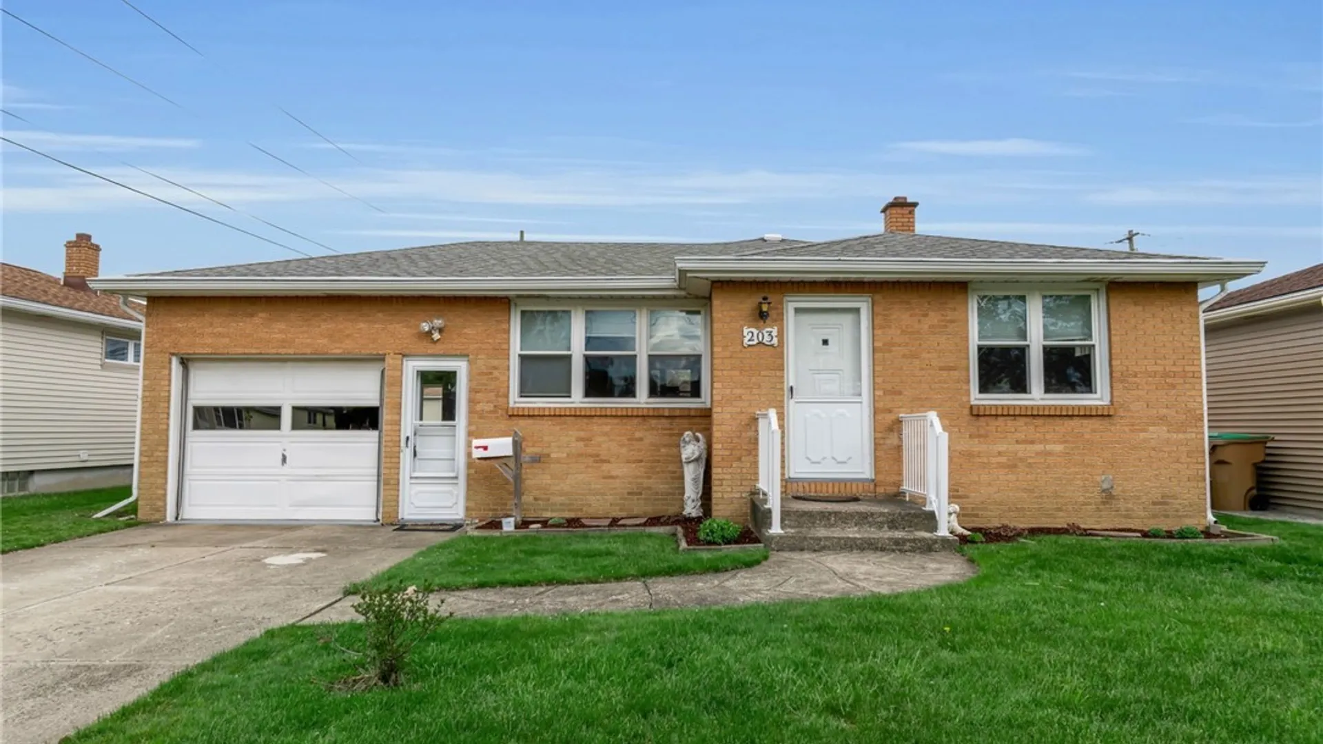 Property at 203 Lou Ann Drive, Cheektowaga, NY 14043 2