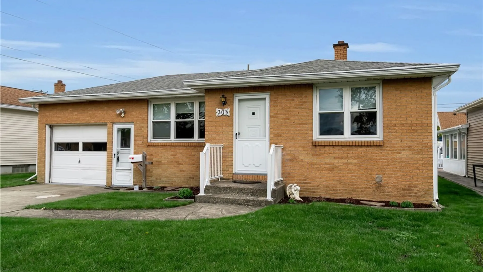 Property at 203 Lou Ann Drive, Cheektowaga, NY 14043 3