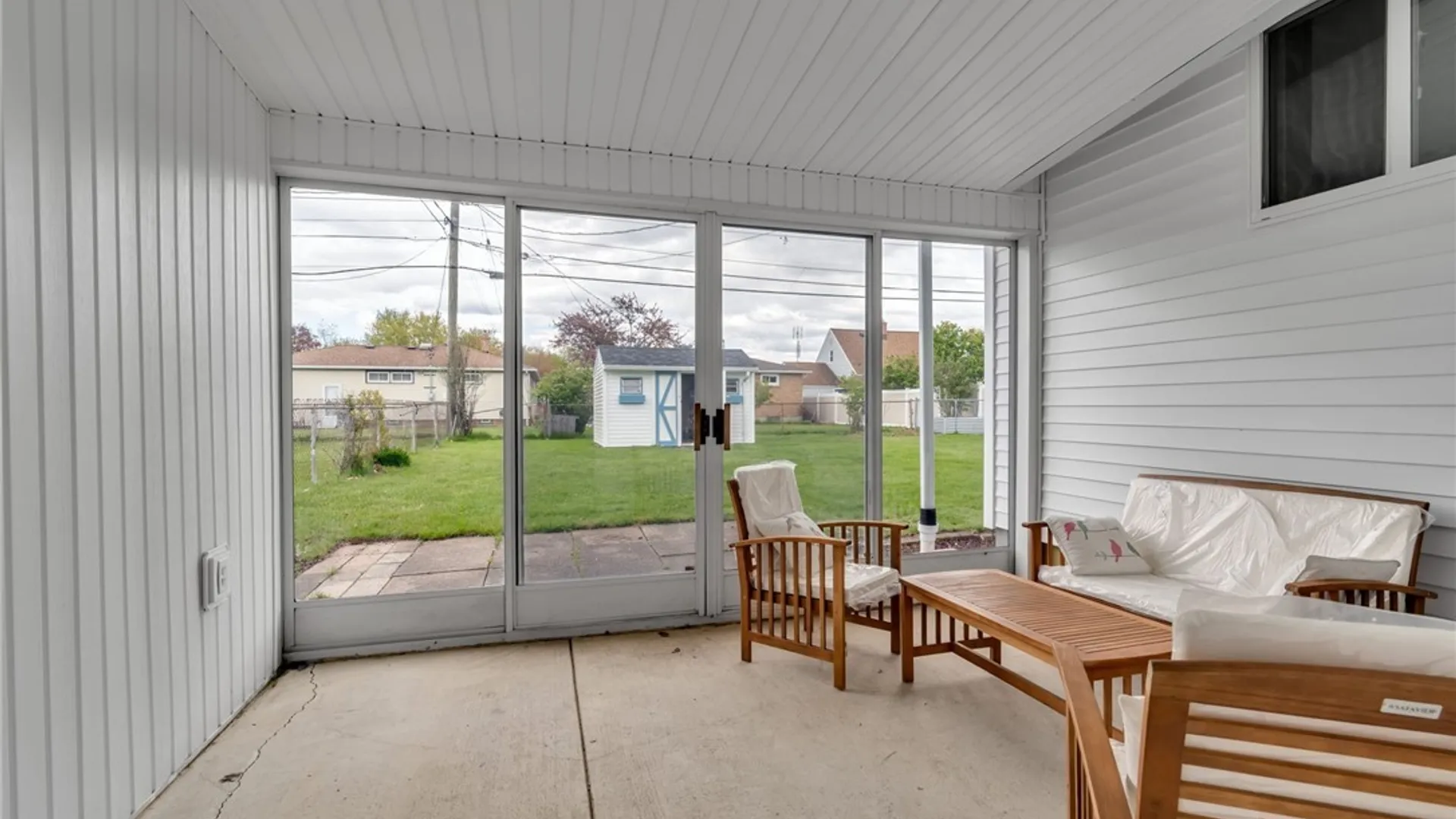 Property at 203 Lou Ann Drive, Cheektowaga, NY 14043 33