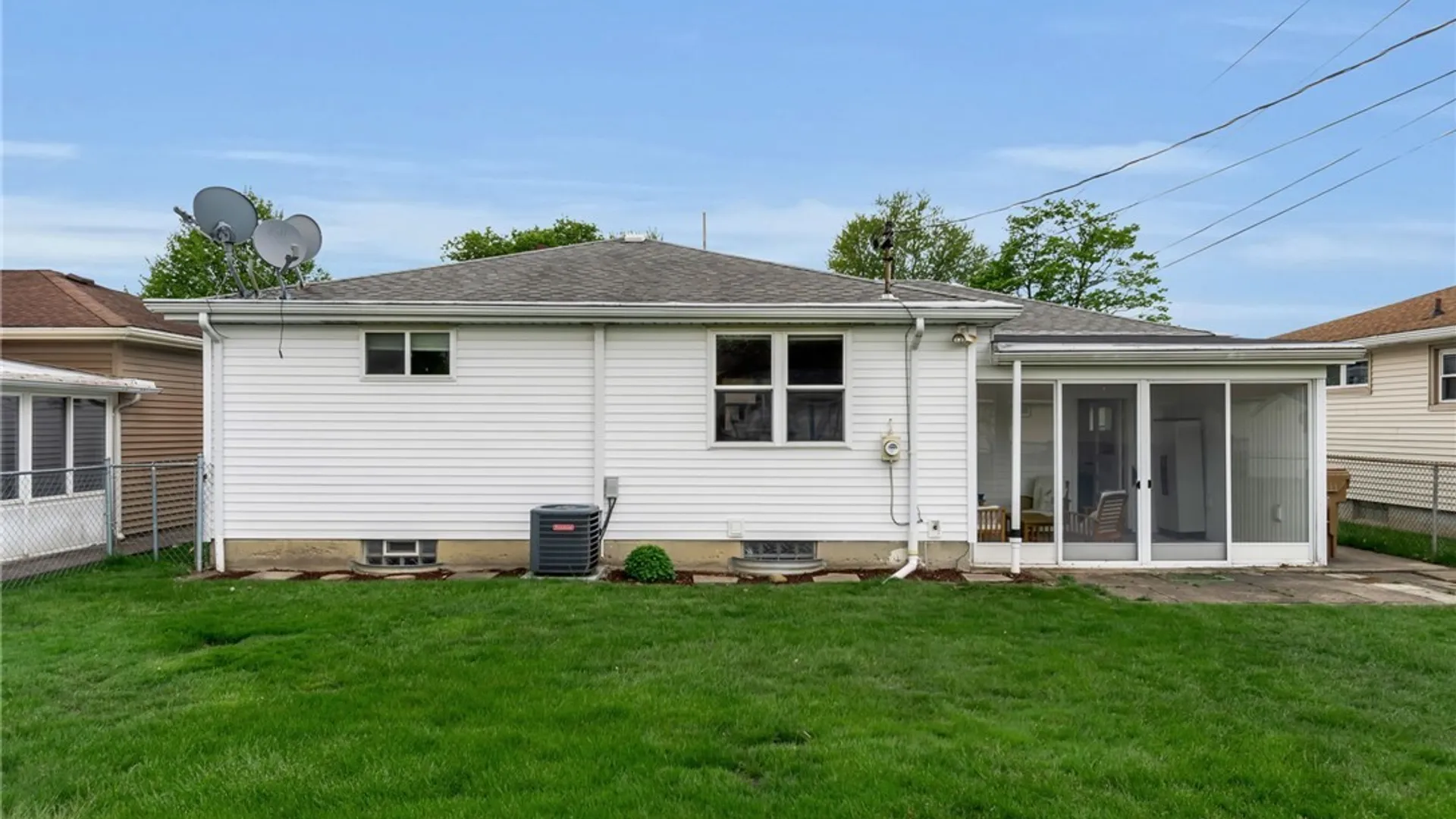 Property at 203 Lou Ann Drive, Cheektowaga, NY 14043 37