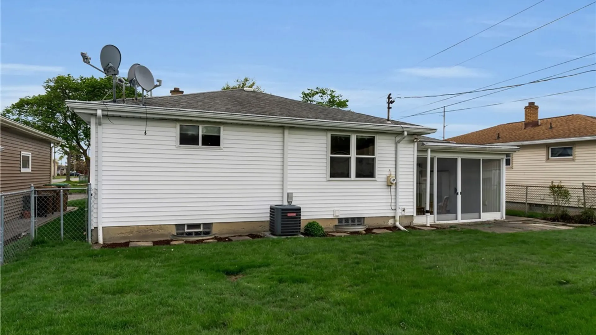 Property at 203 Lou Ann Drive, Cheektowaga, NY 14043 38