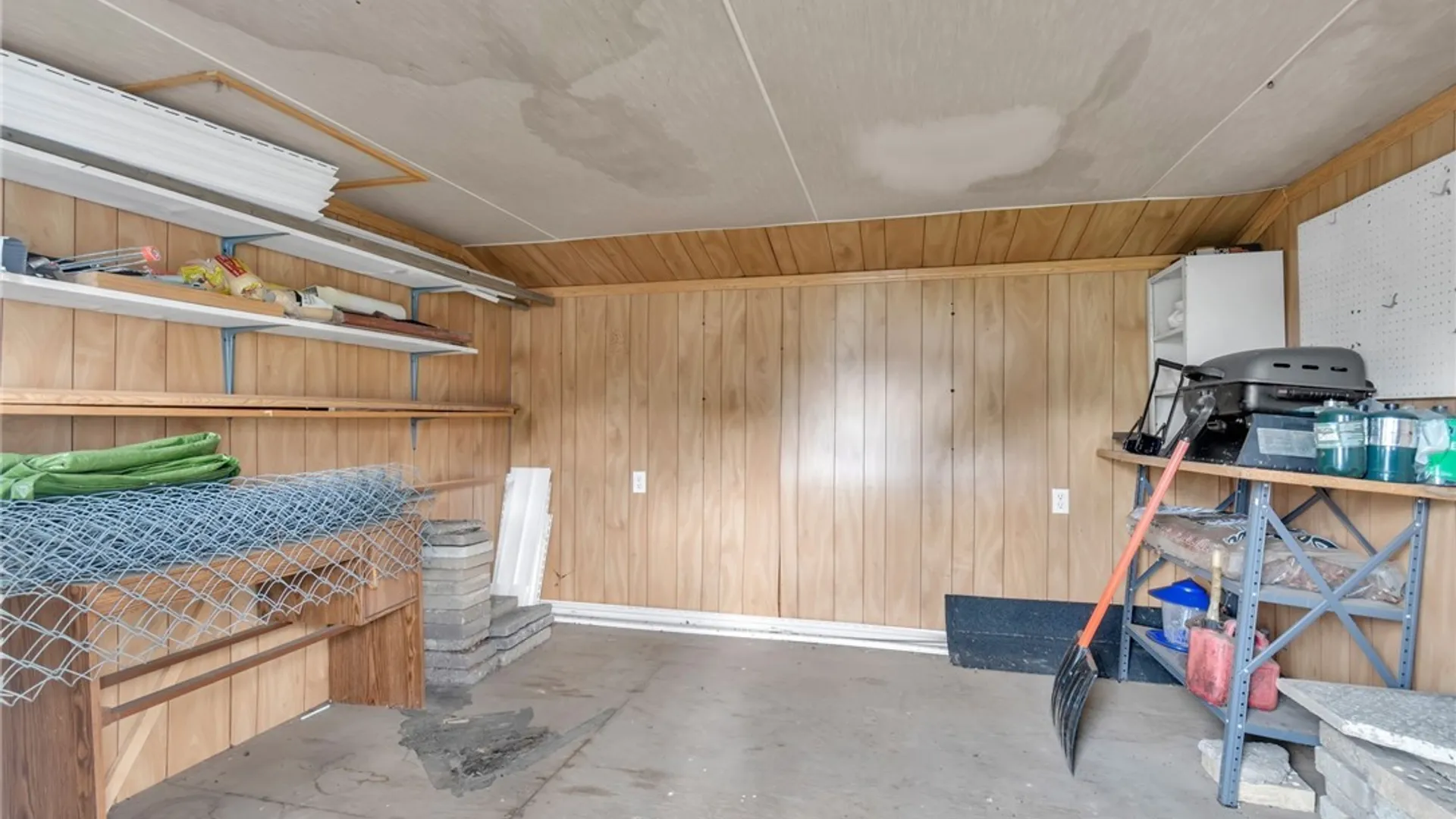 Property at 203 Lou Ann Drive, Cheektowaga, NY 14043 40
