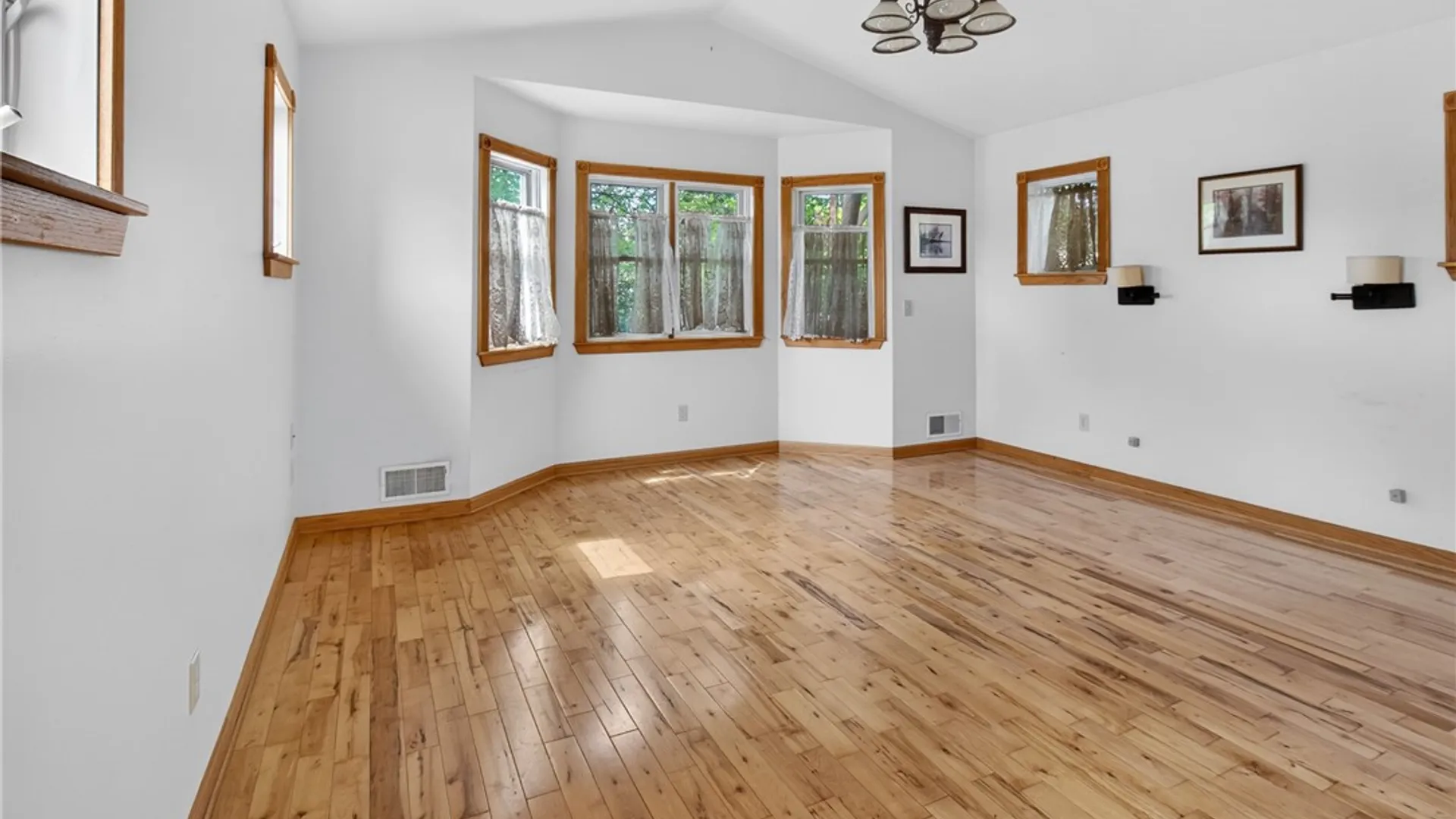 Property at 424 Spruce Street, East Rochester, NY 14445 28