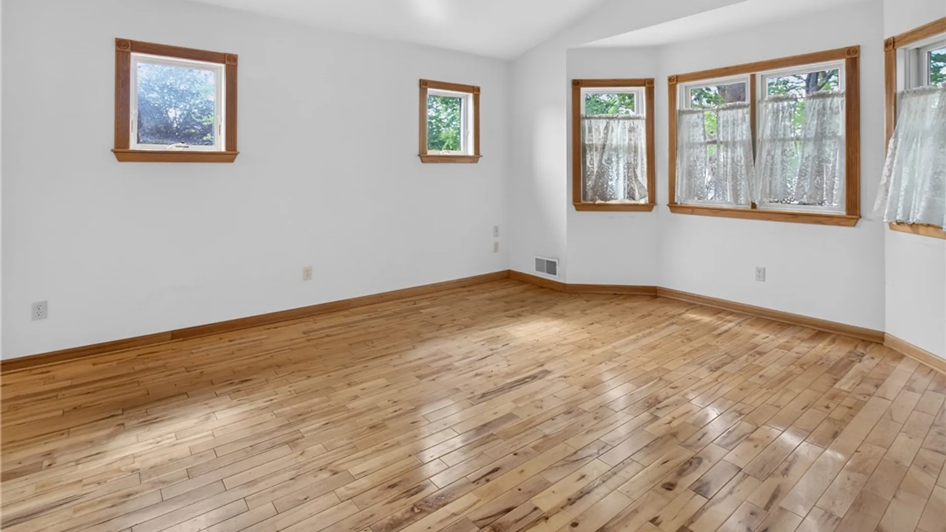 Property at 424 Spruce Street, East Rochester, NY 14445 29