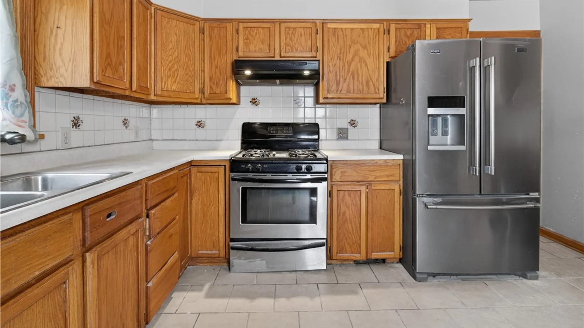 Property at 424 Spruce Street, East Rochester, NY 14445 4