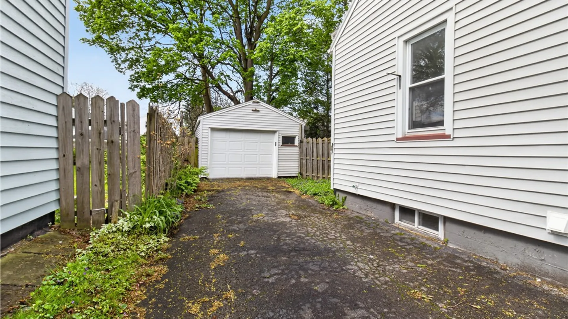Property at 424 Spruce Street, East Rochester, NY 14445 41