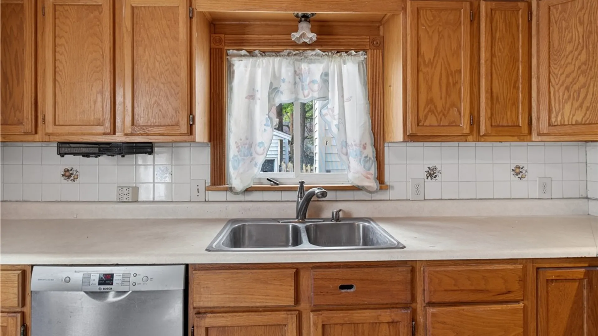 Property at 424 Spruce Street, East Rochester, NY 14445 5