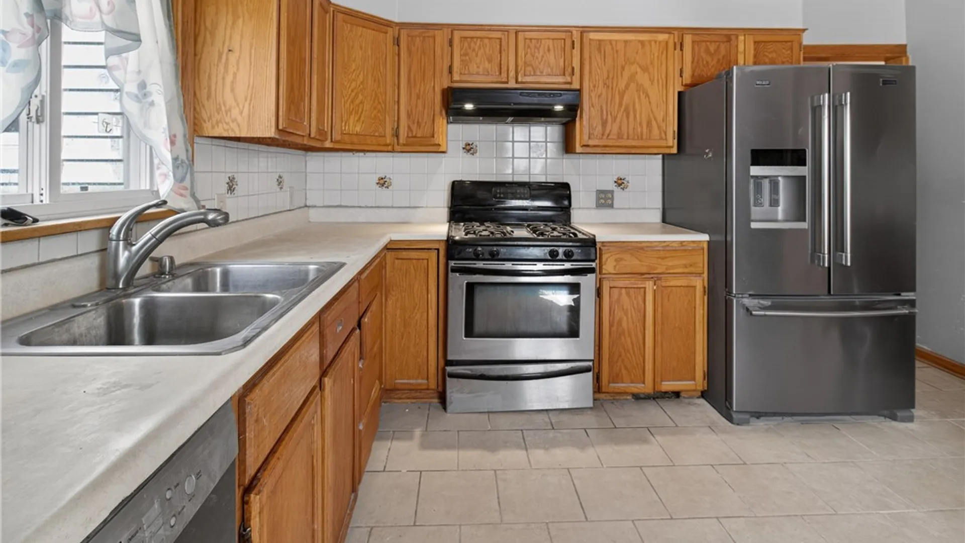 Property at 424 Spruce Street, East Rochester, NY 14445 6