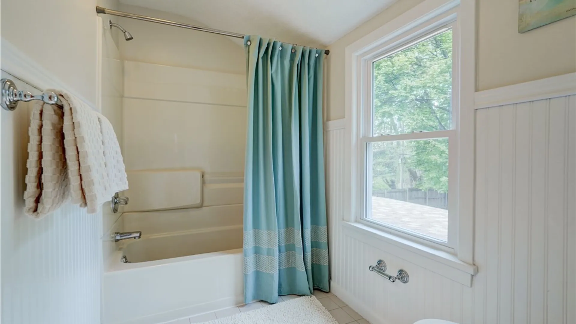 Property at 38 Plaza Dr, Irondequoit, NY 14617 38