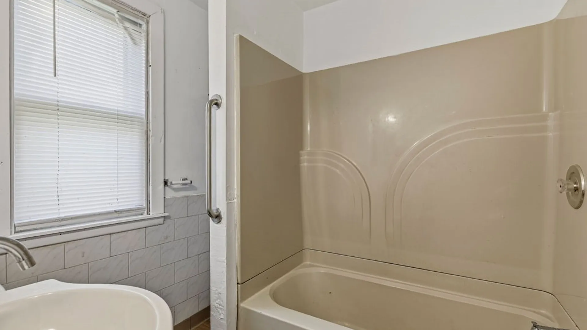 Property at 2233 Welch Avenue, Niagara Falls, NY 14303 16