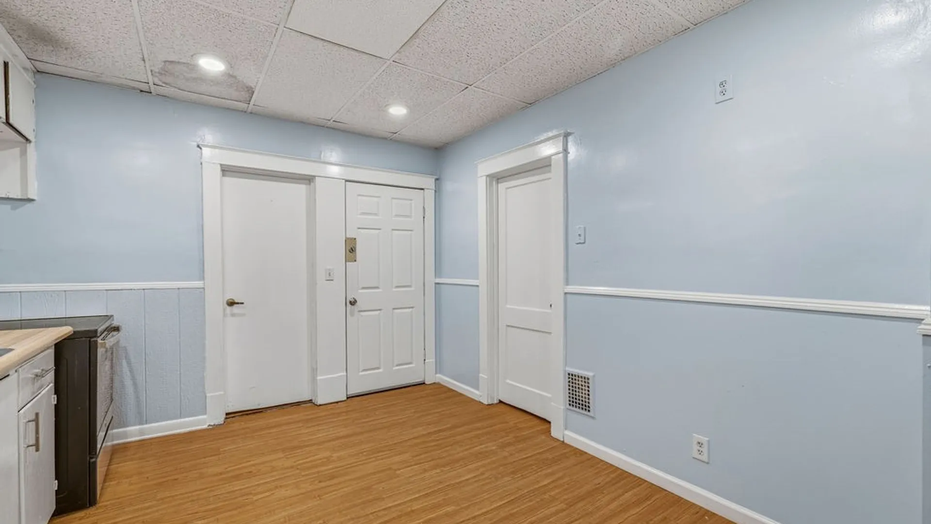 Property at 2233 Welch Avenue, Niagara Falls, NY 14303 9