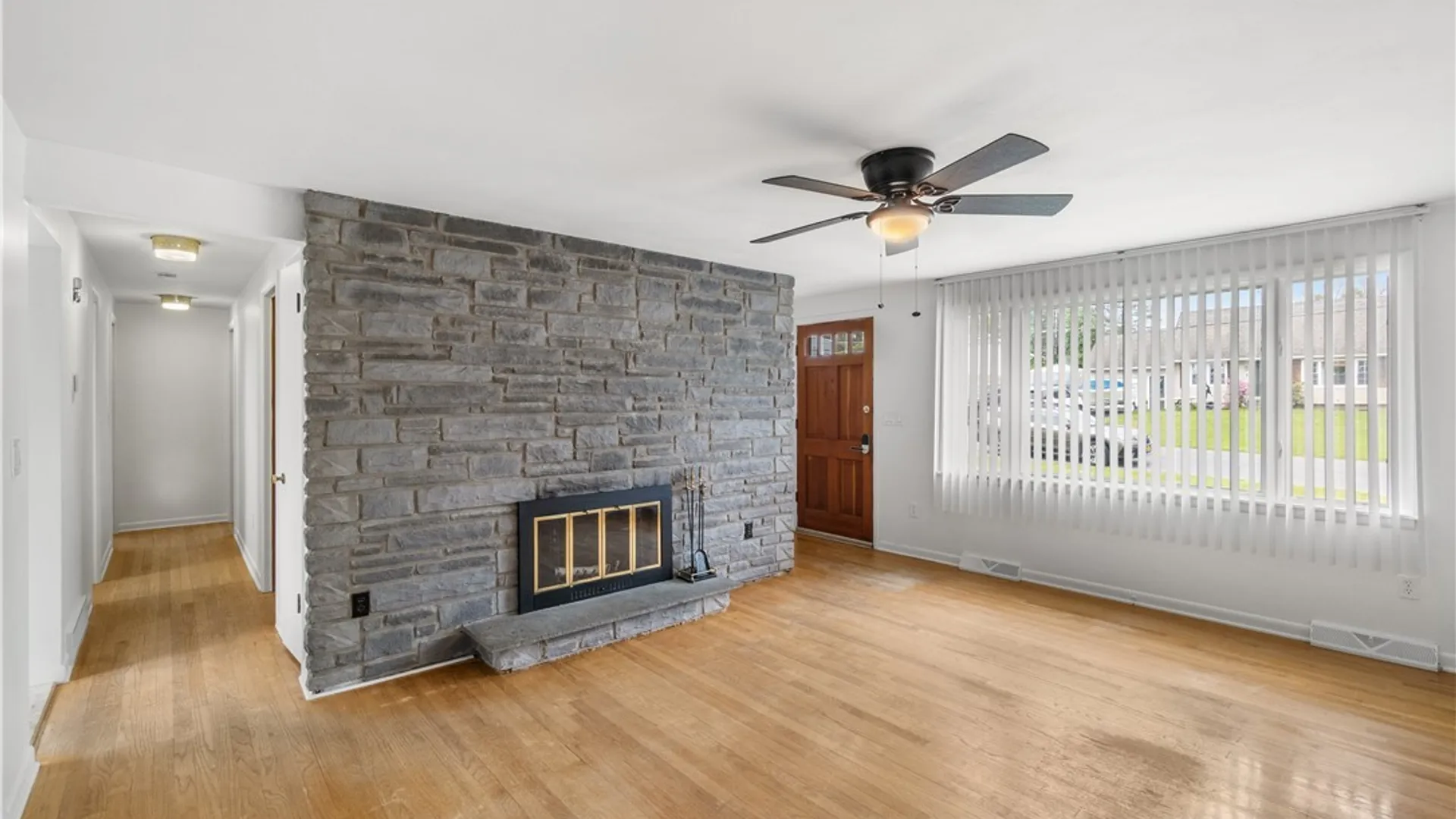 Property at 102 Sherwood Lane, Salina, NY 13212 6