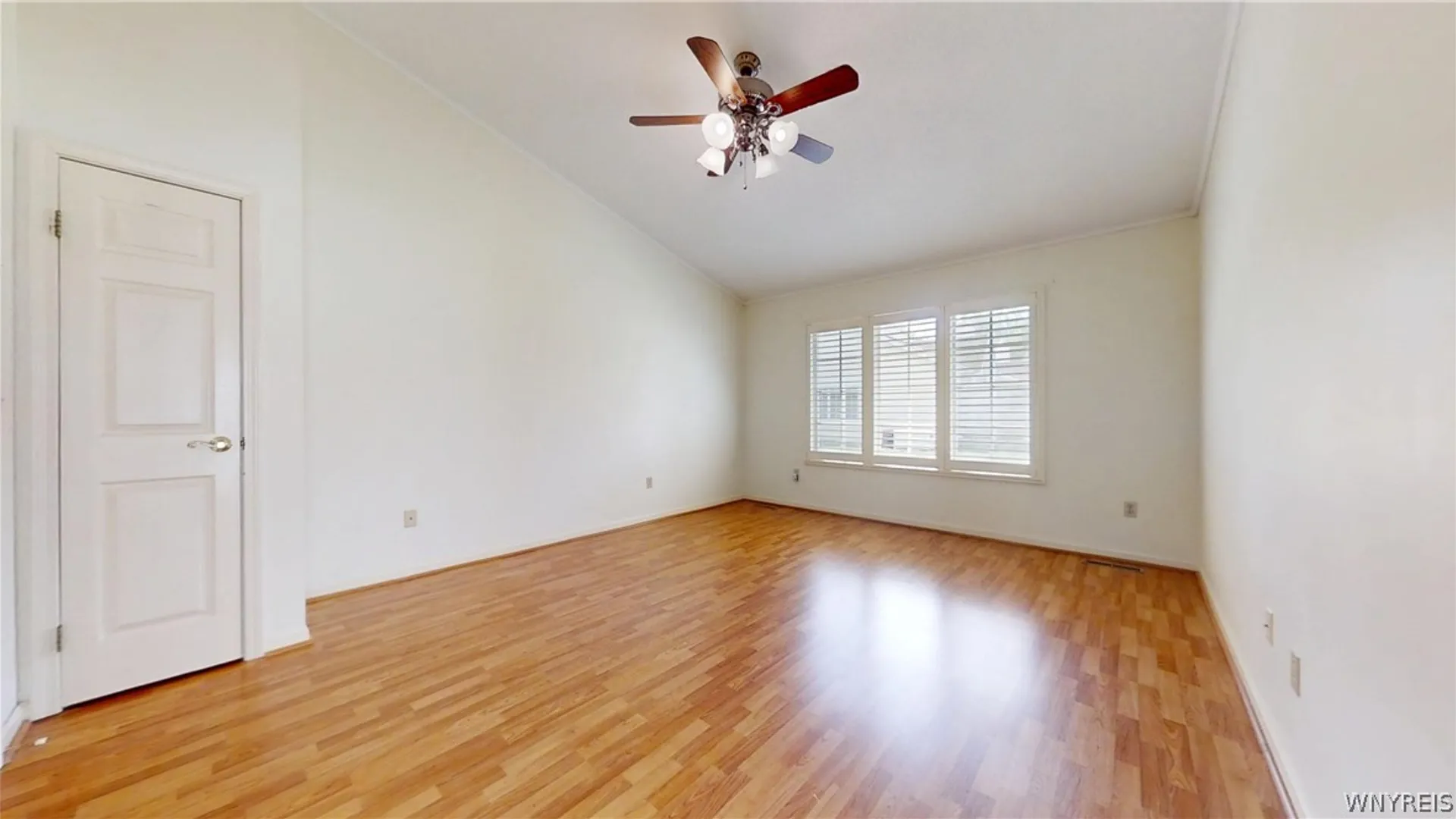 Property at 3 BirdWalk Lane, Amherst, NY 14221 18