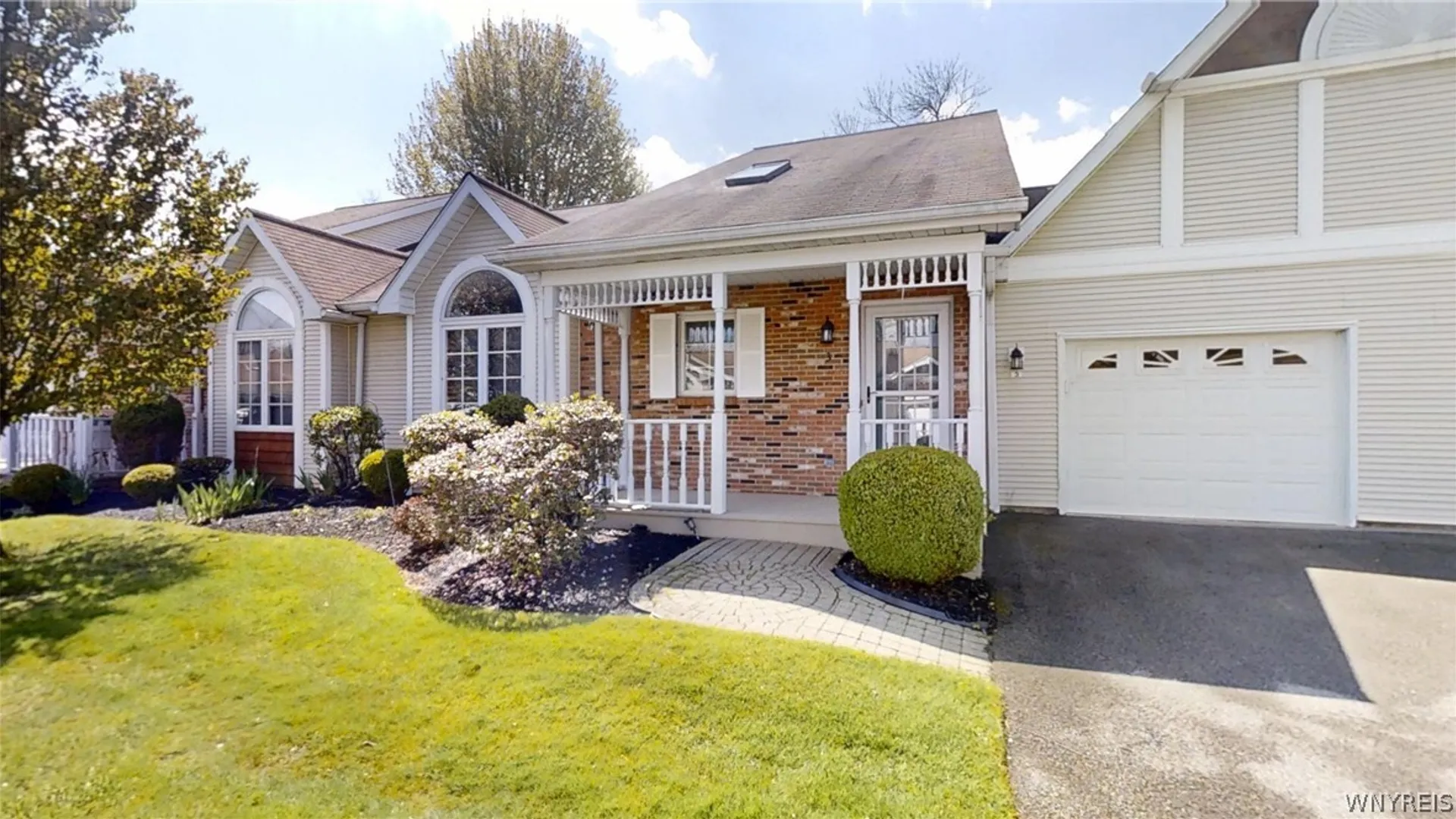 Property at 3 BirdWalk Lane, Amherst, NY 14221 2