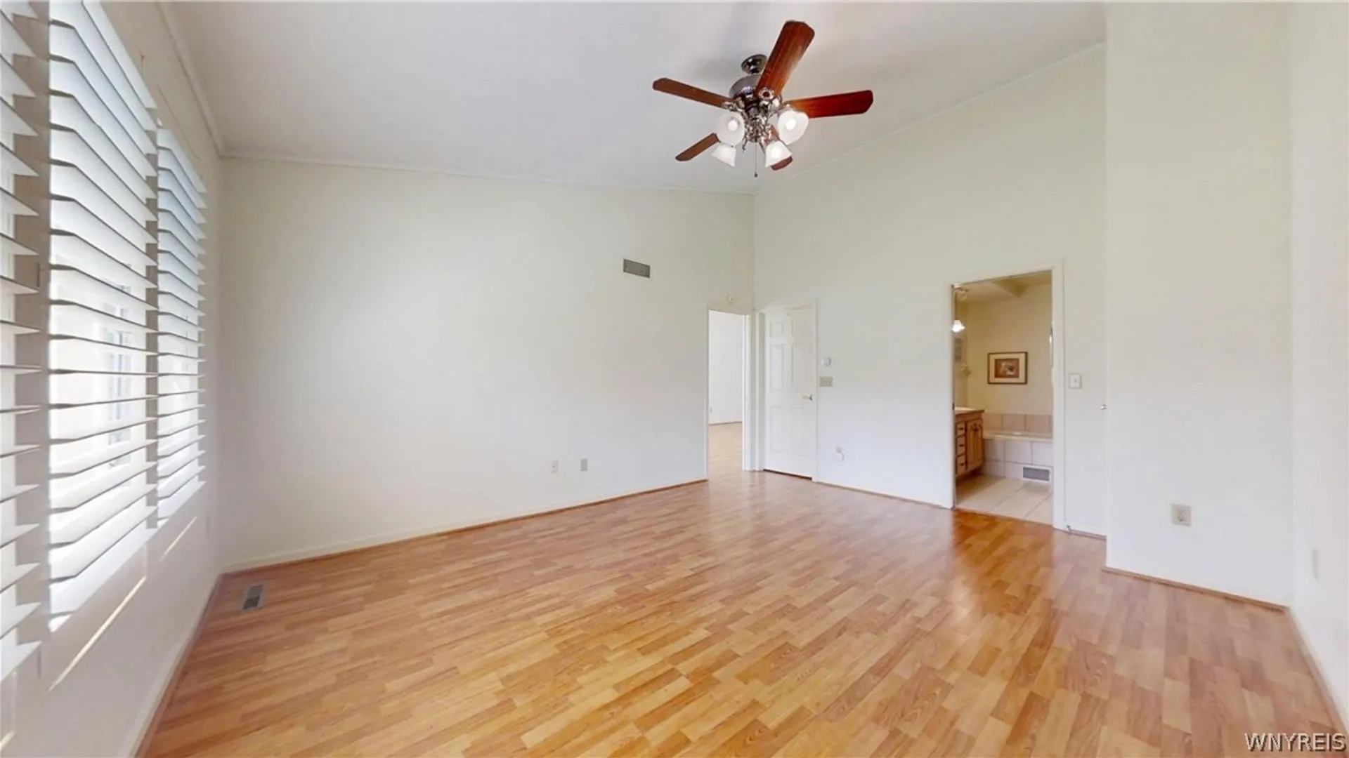 Property at 3 BirdWalk Lane, Amherst, NY 14221 20