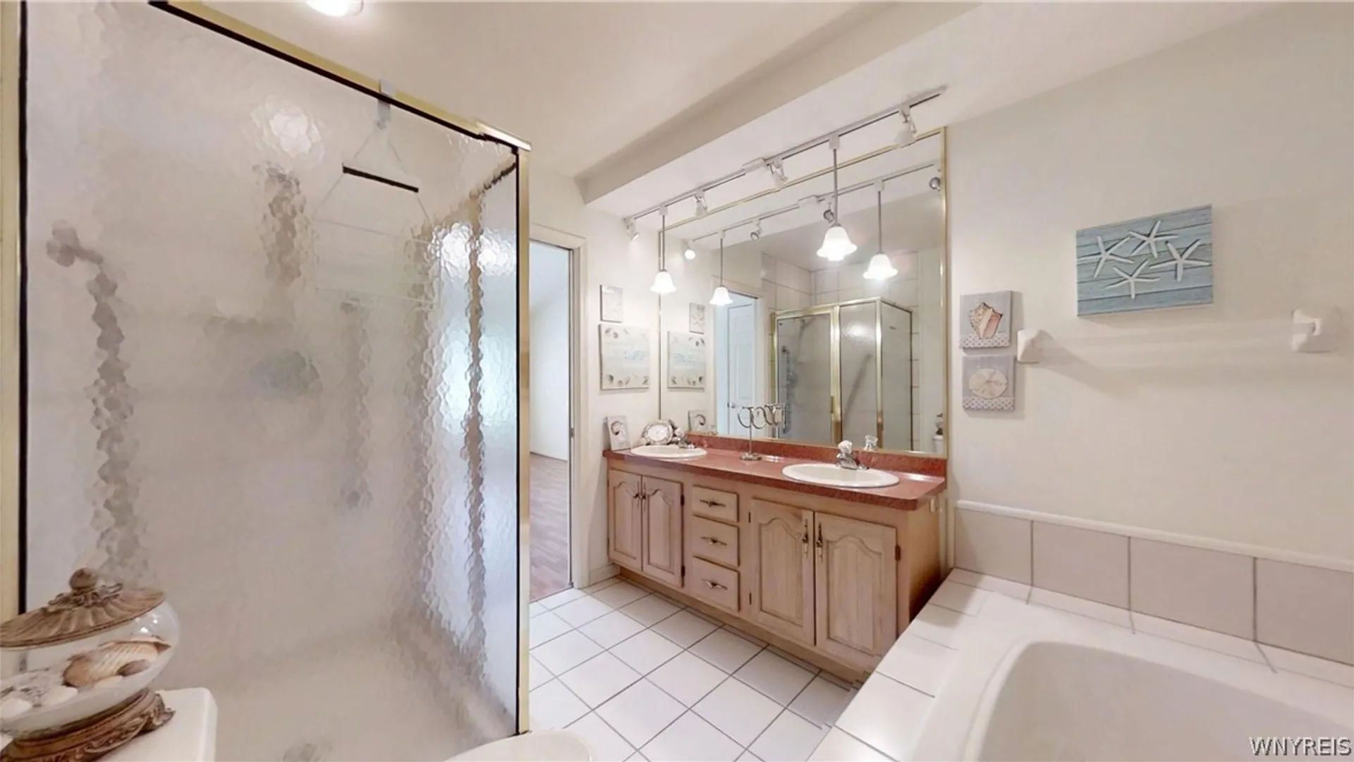 Property at 3 BirdWalk Lane, Amherst, NY 14221 24