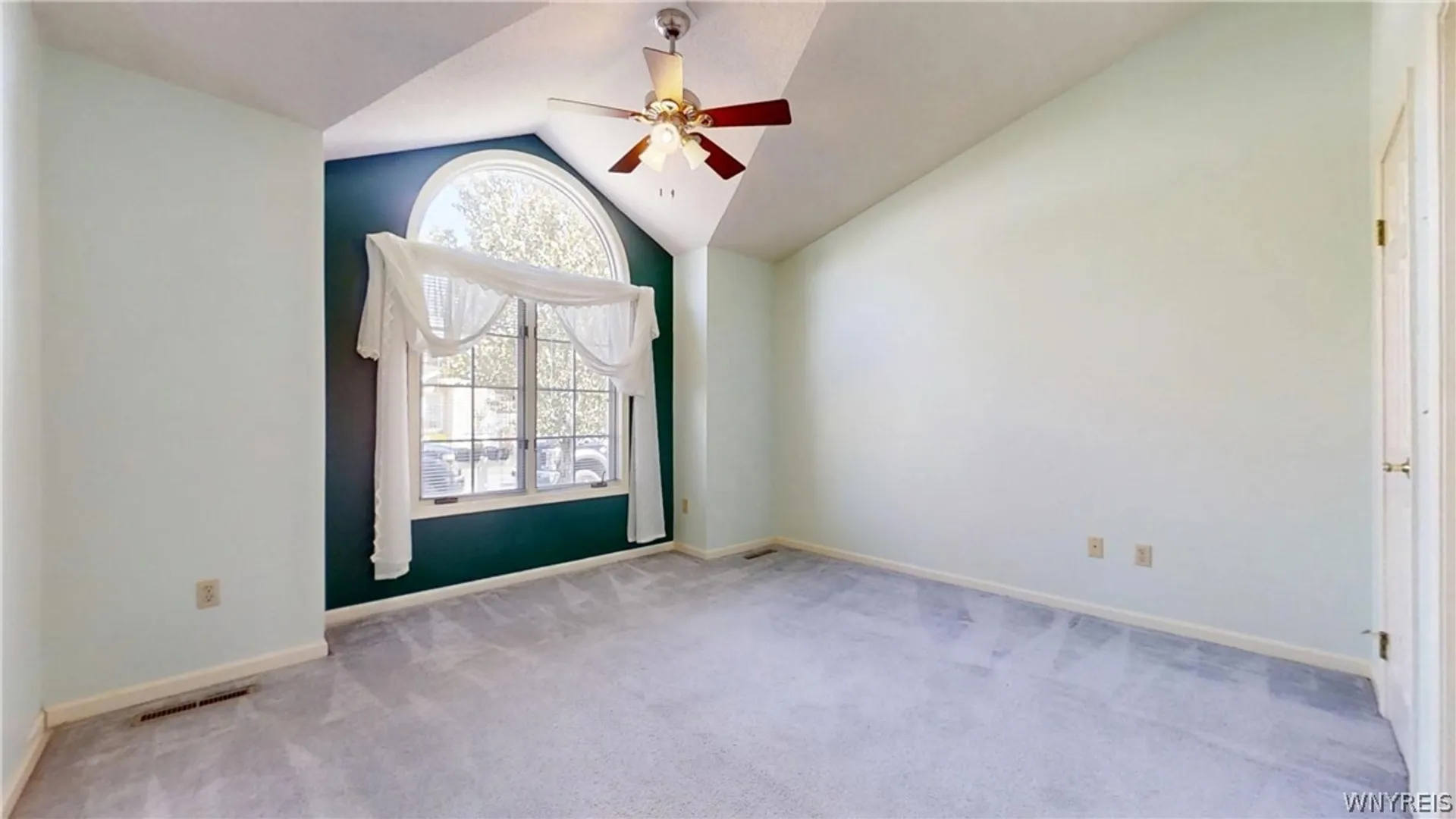 Property at 3 BirdWalk Lane, Amherst, NY 14221 27
