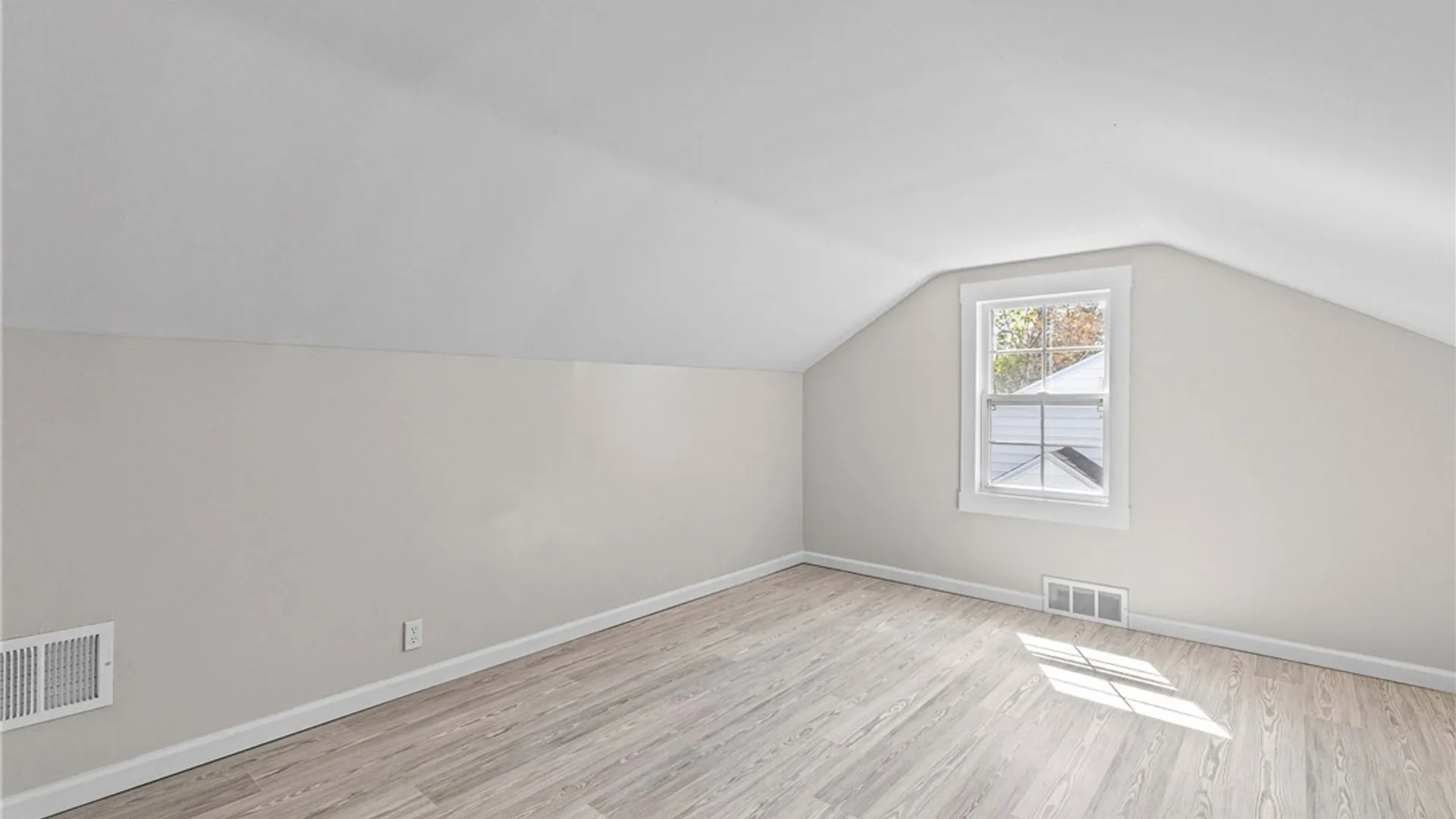 Property at 157 Ashwood Drive, Rochester, NY 14609 25