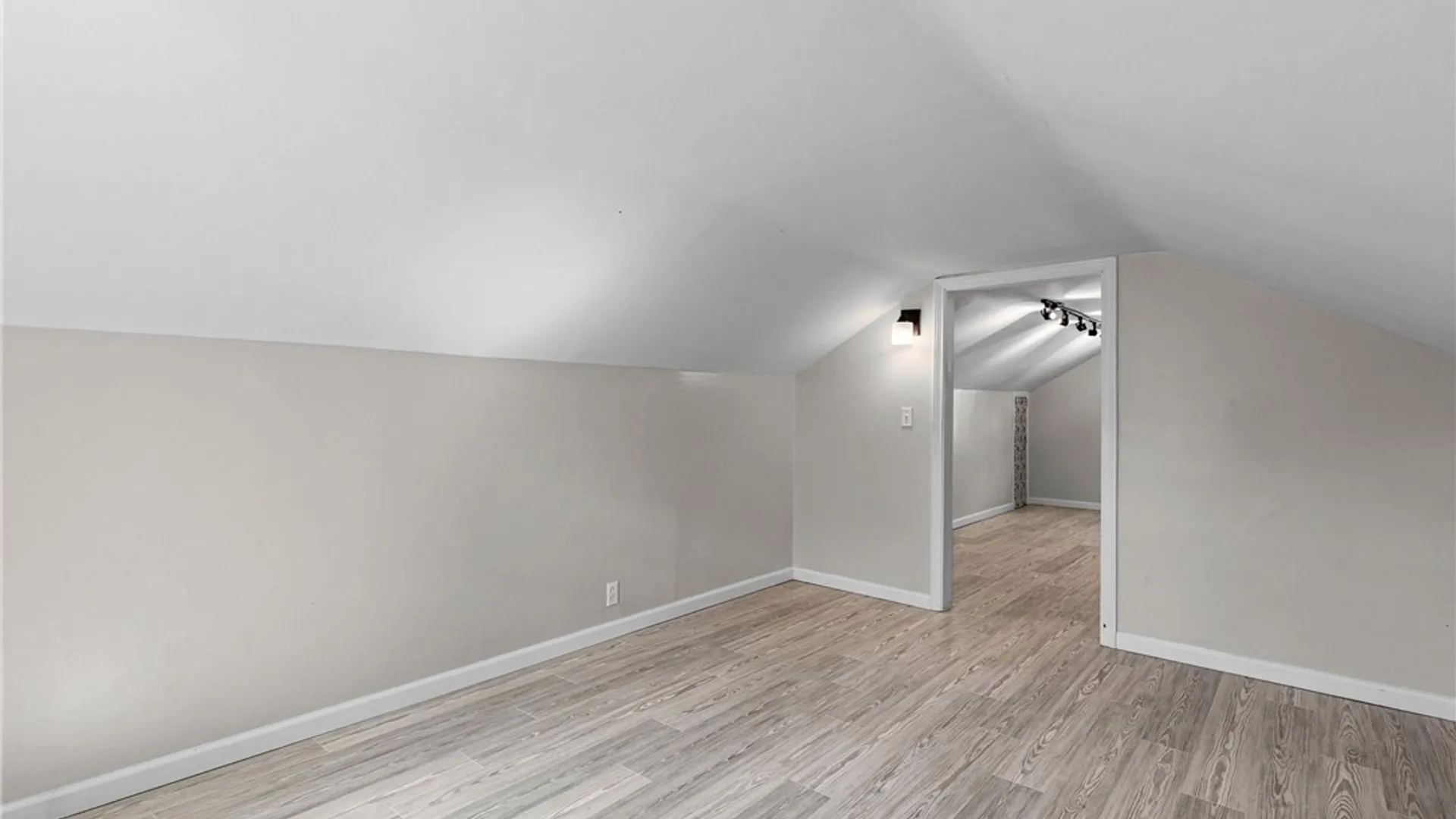 Property at 157 Ashwood Drive, Rochester, NY 14609 27