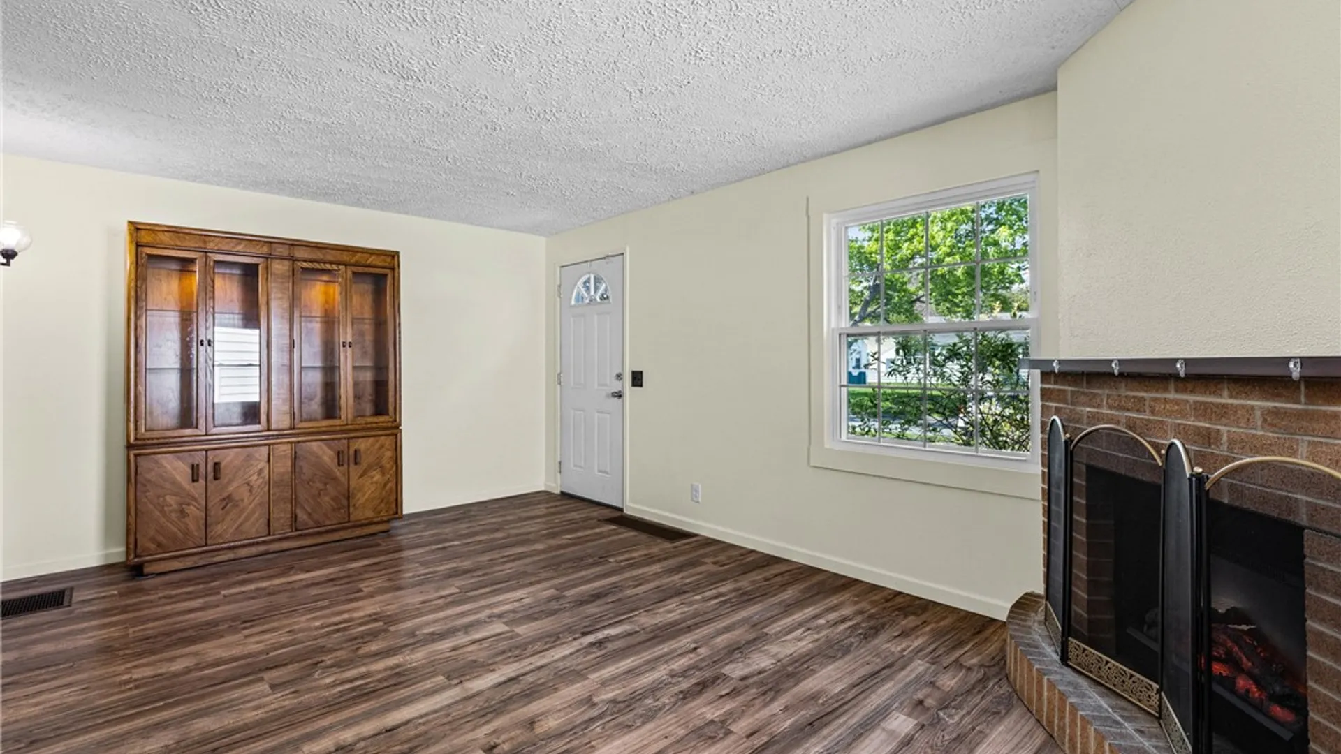 Property at 157 Ashwood Drive, Rochester, NY 14609 5