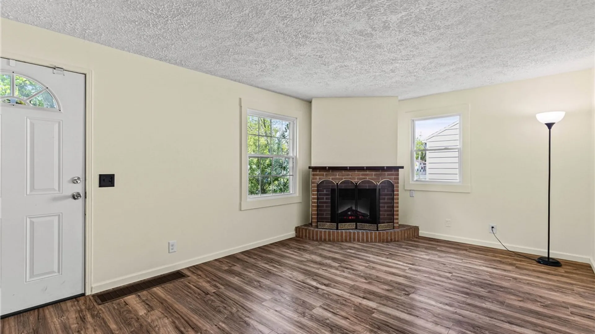 Property at 157 Ashwood Drive, Rochester, NY 14609 6