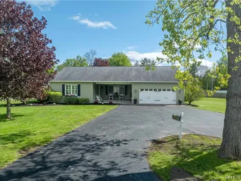 126 Bridge Street, Schroeppel, NY 13135