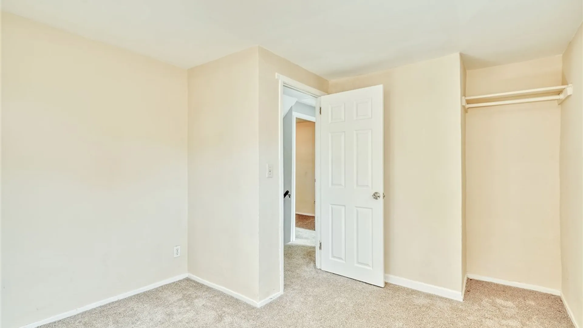 Property at 15 Woodneath Cres, East Rochester, NY 14445 12