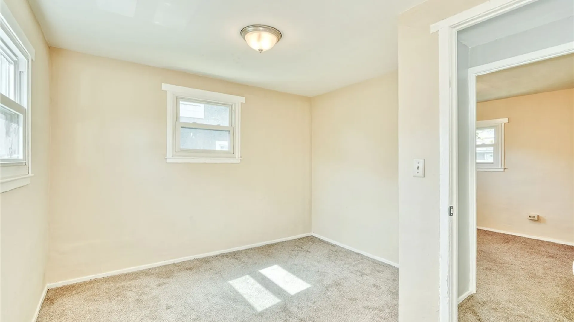 Property at 15 Woodneath Cres, East Rochester, NY 14445 15