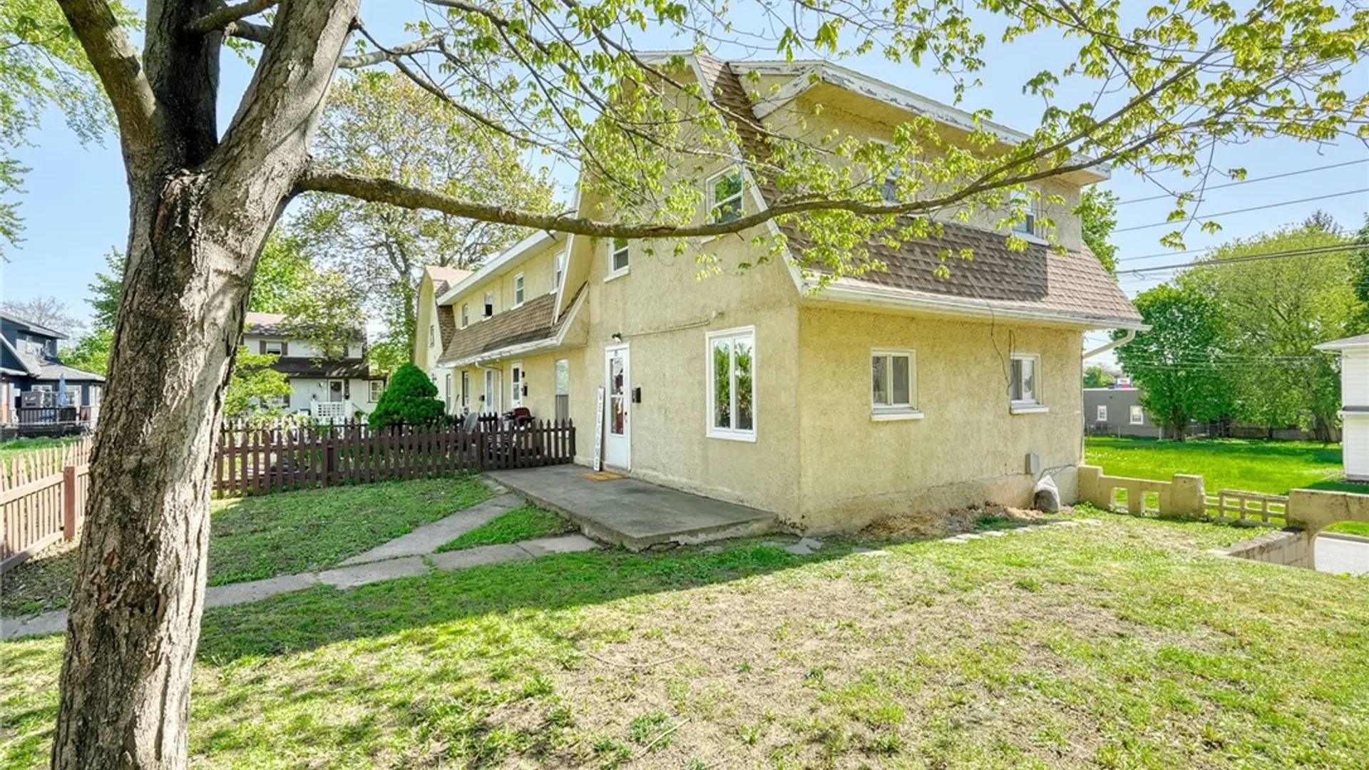 Property at 15 Woodneath Cres, East Rochester, NY 14445 2