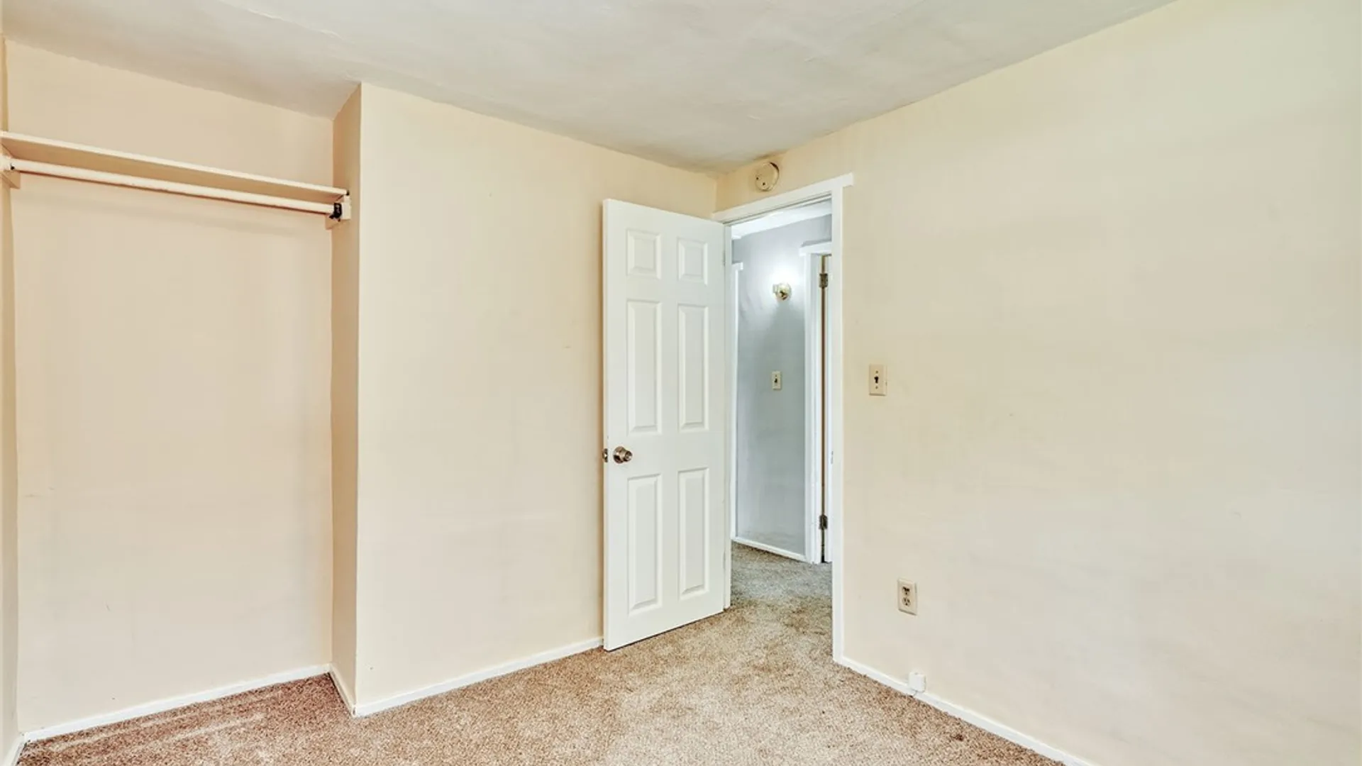 Property at 15 Woodneath Cres, East Rochester, NY 14445 21