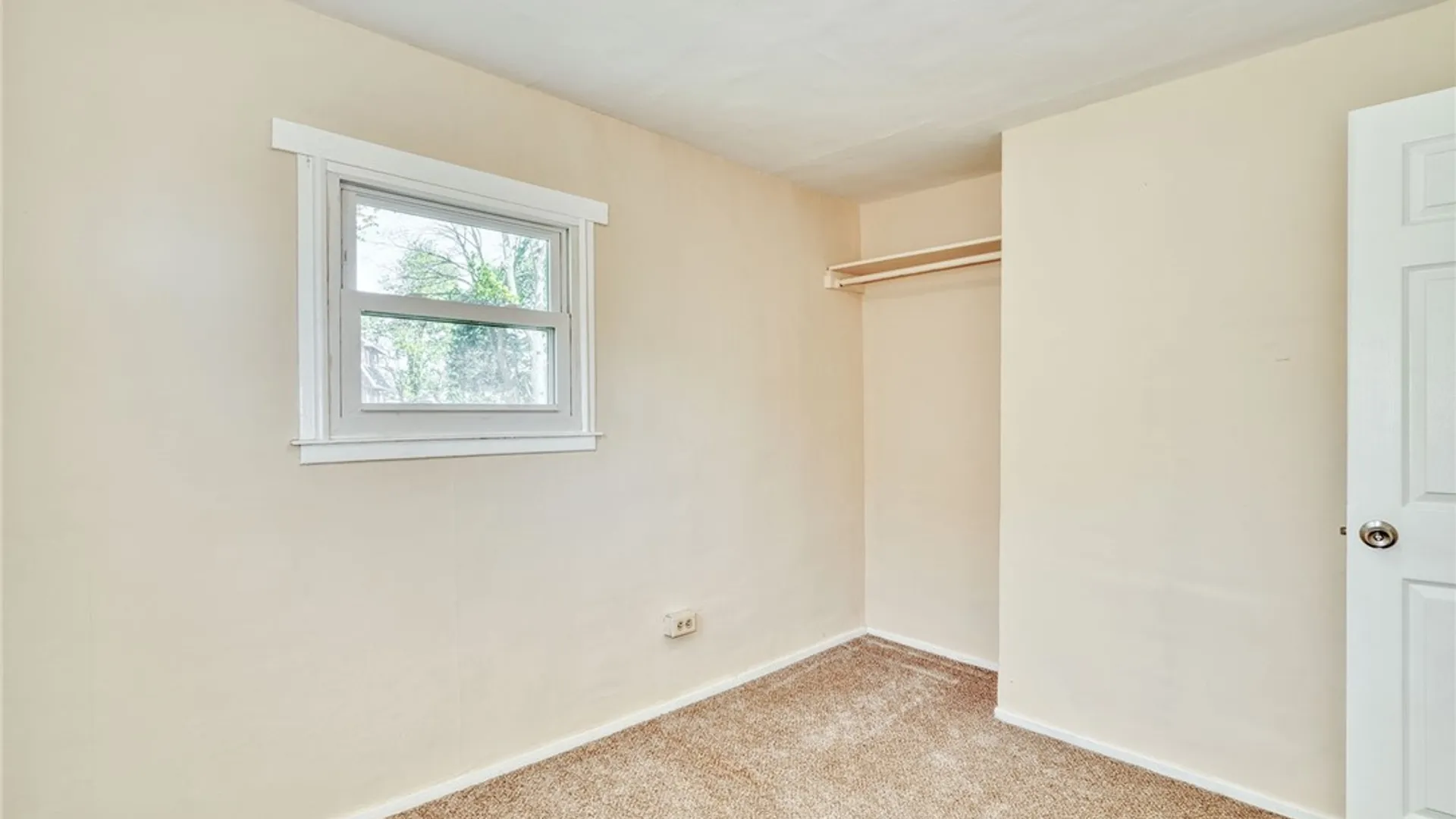Property at 15 Woodneath Cres, East Rochester, NY 14445 22