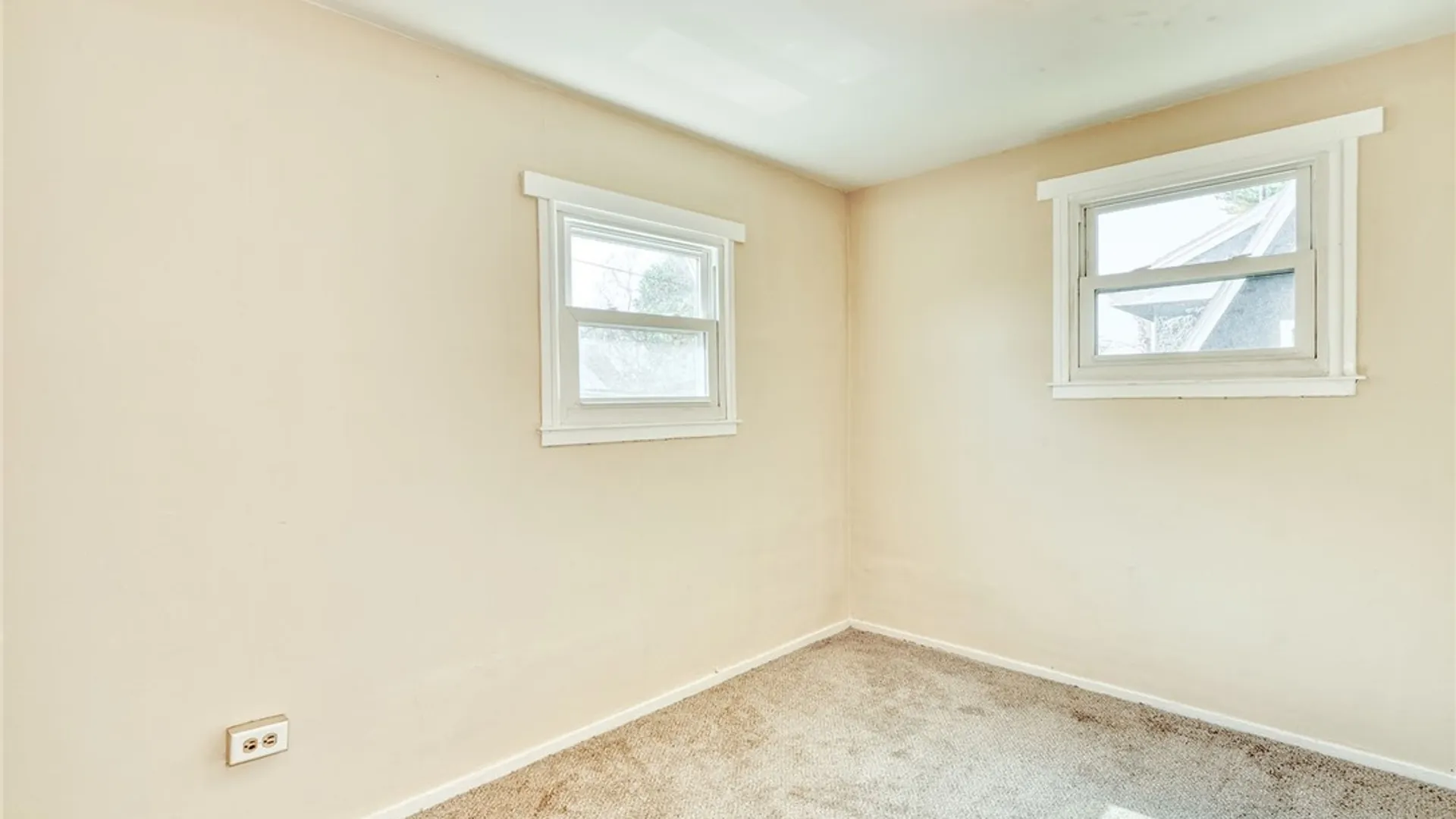Property at 15 Woodneath Cres, East Rochester, NY 14445 23