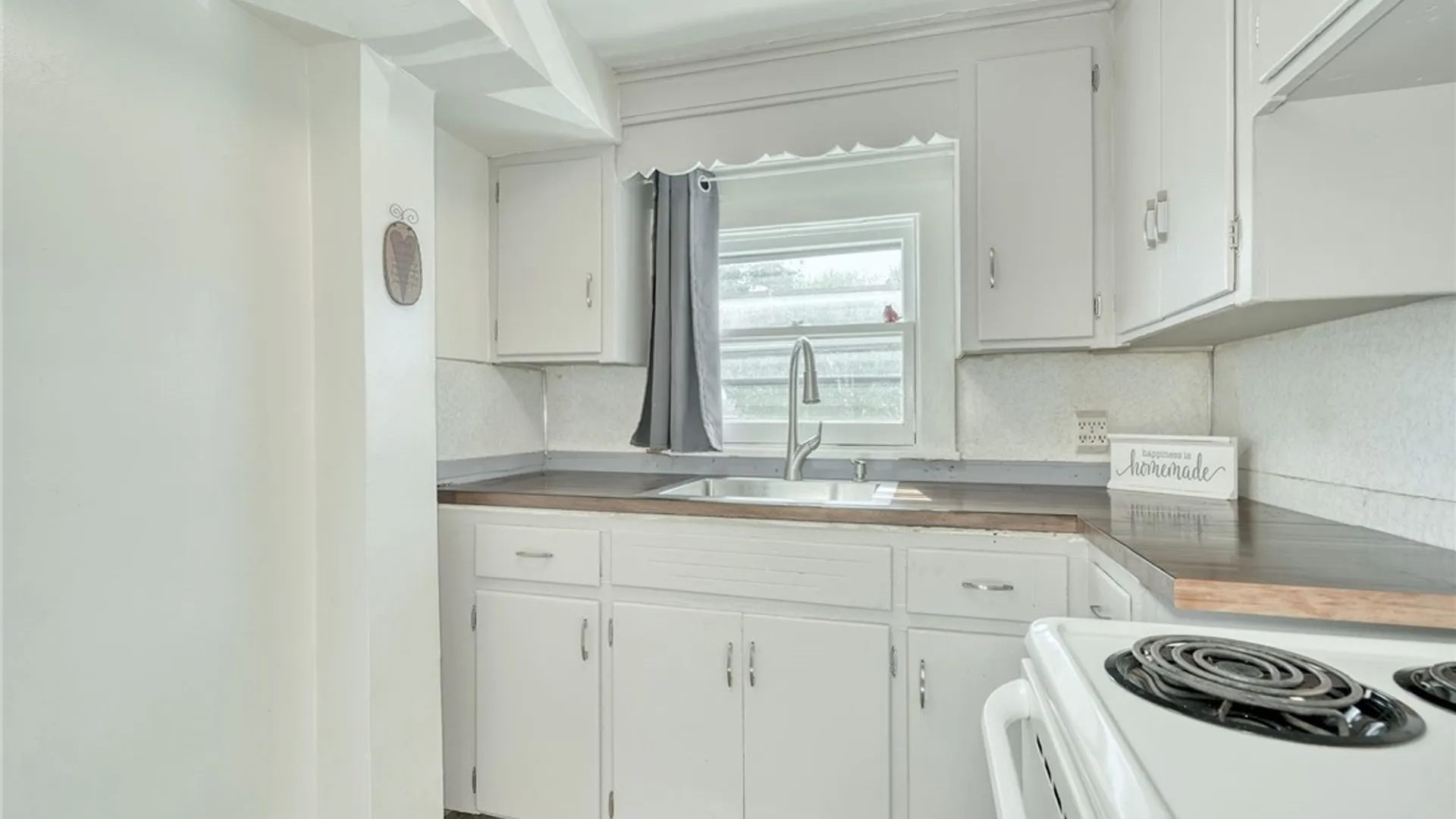 Property at 15 Woodneath Cres, East Rochester, NY 14445 5