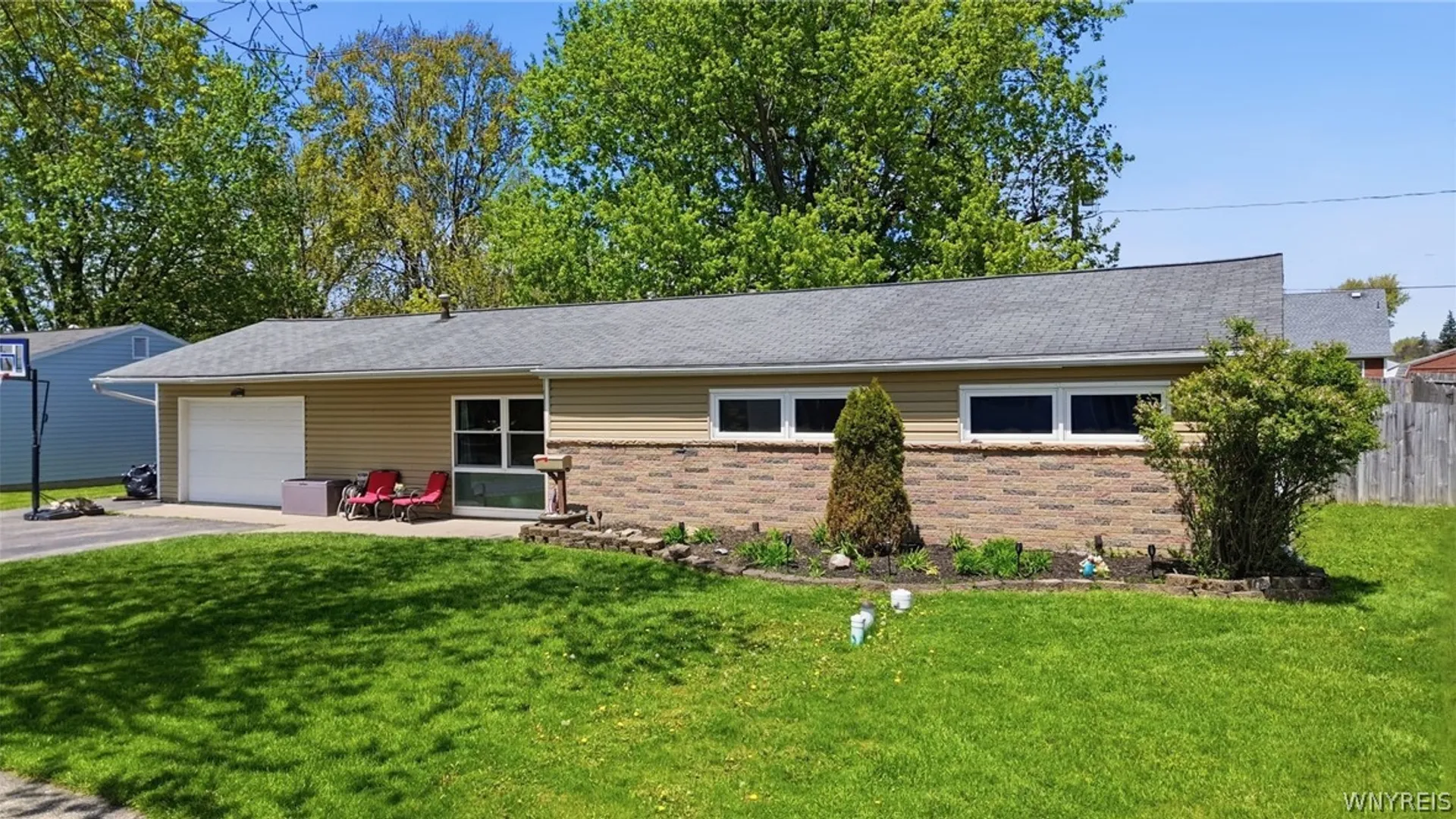 Property at 52 Donna Court, Cheektowaga, NY 14043 2