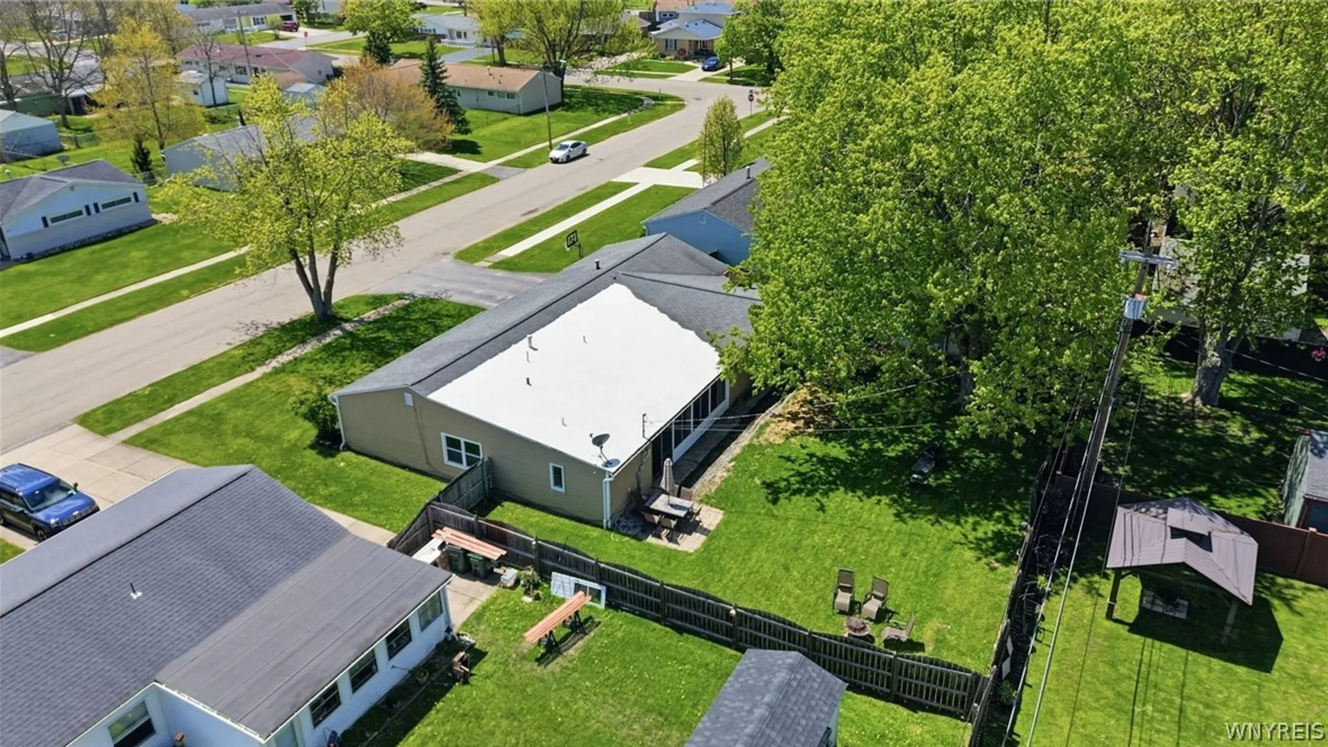Property at 52 Donna Court, Cheektowaga, NY 14043 32