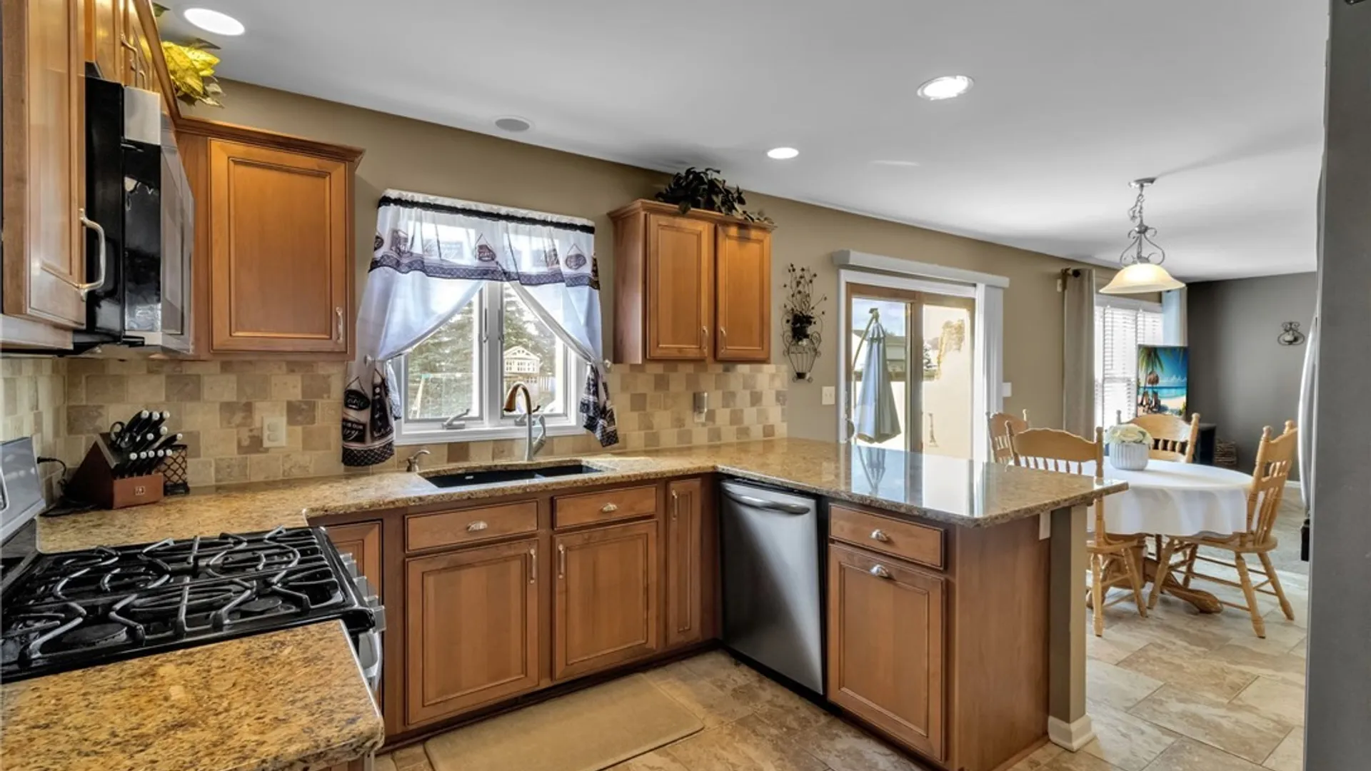 Property at 3604 Kelsey Lane, Wheatfield, NY 14120 18