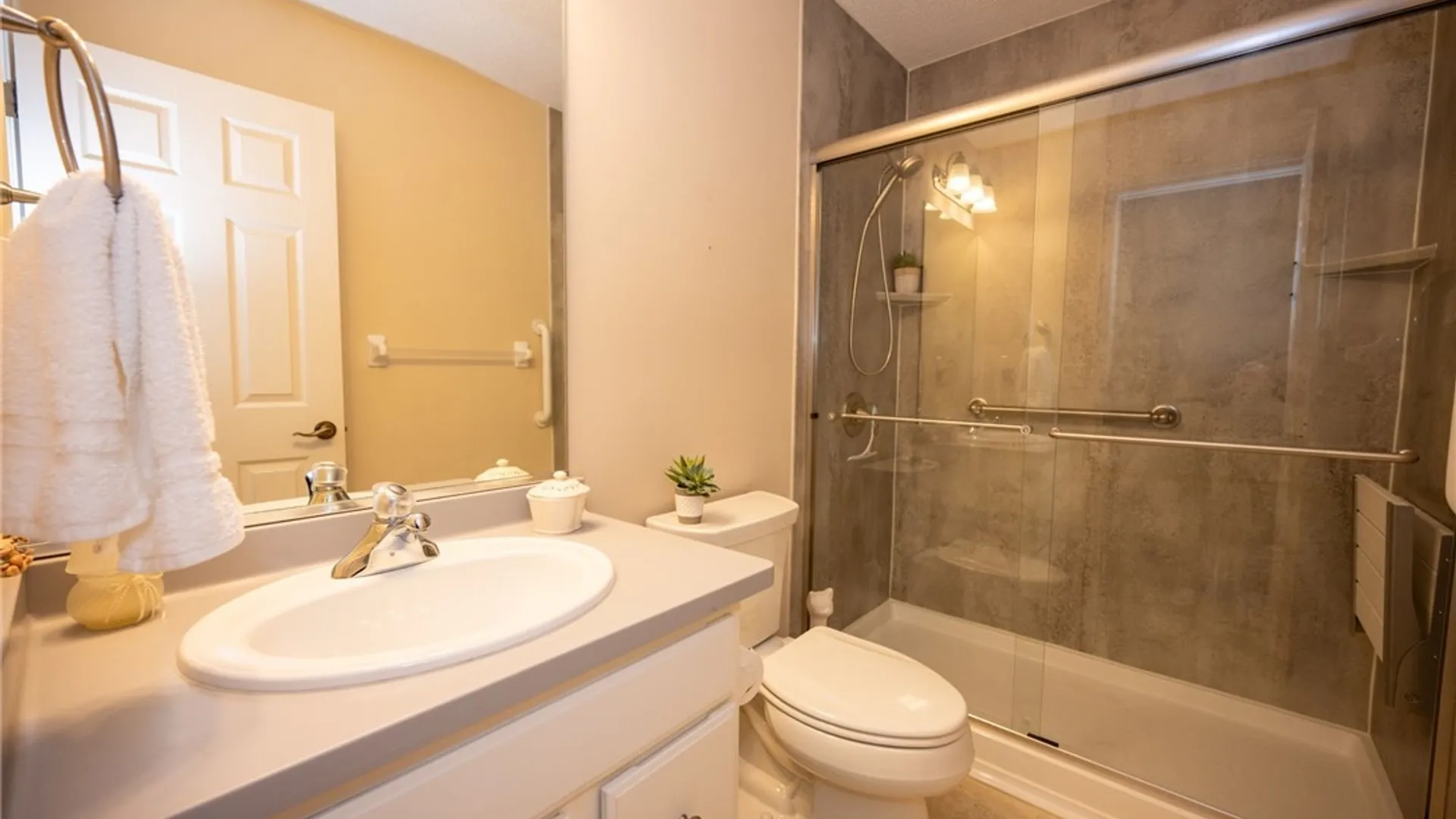 Property at 15 Glenfield Drive, West Seneca, NY 14224 12
