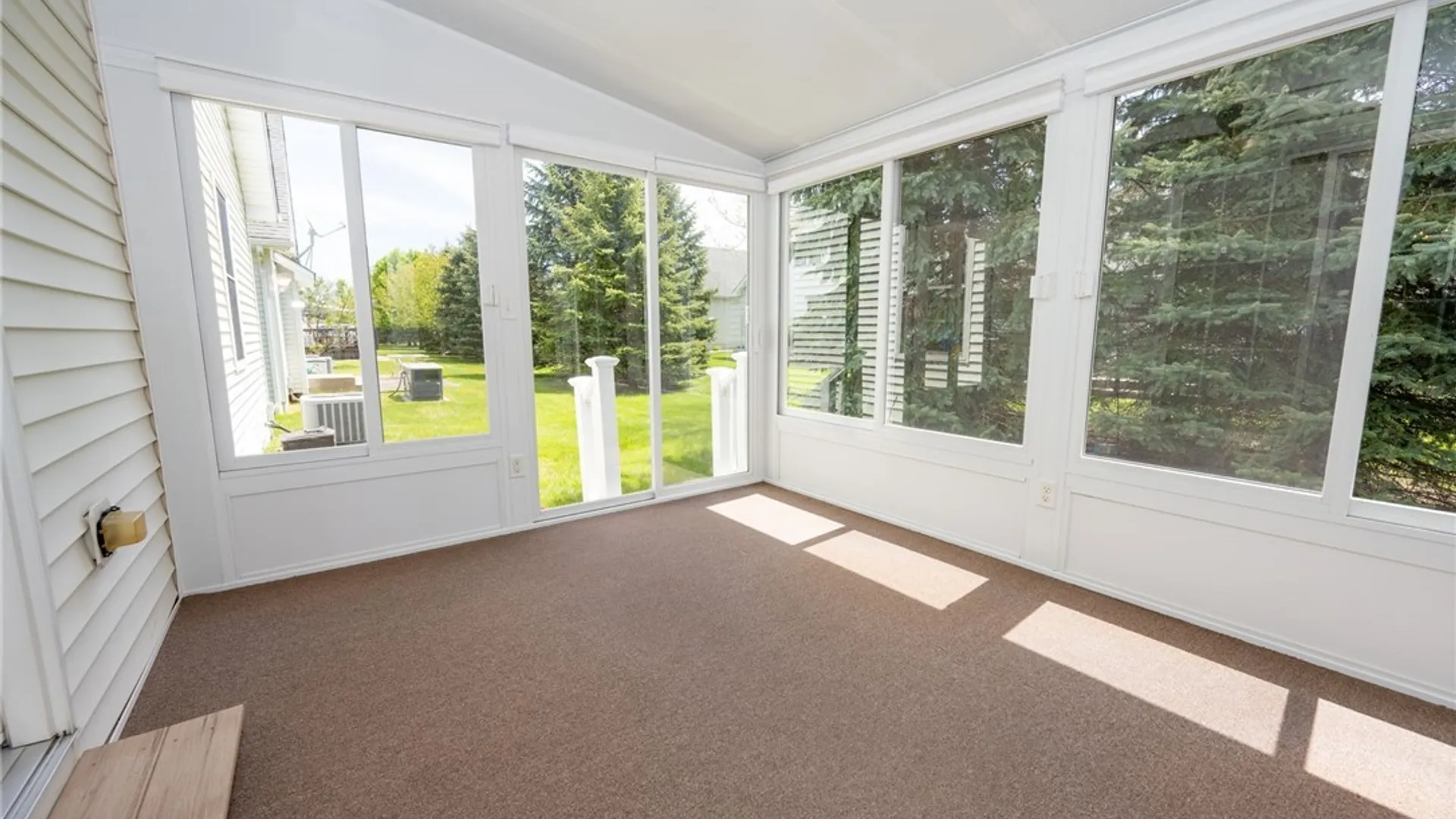 Property at 15 Glenfield Drive, West Seneca, NY 14224 25