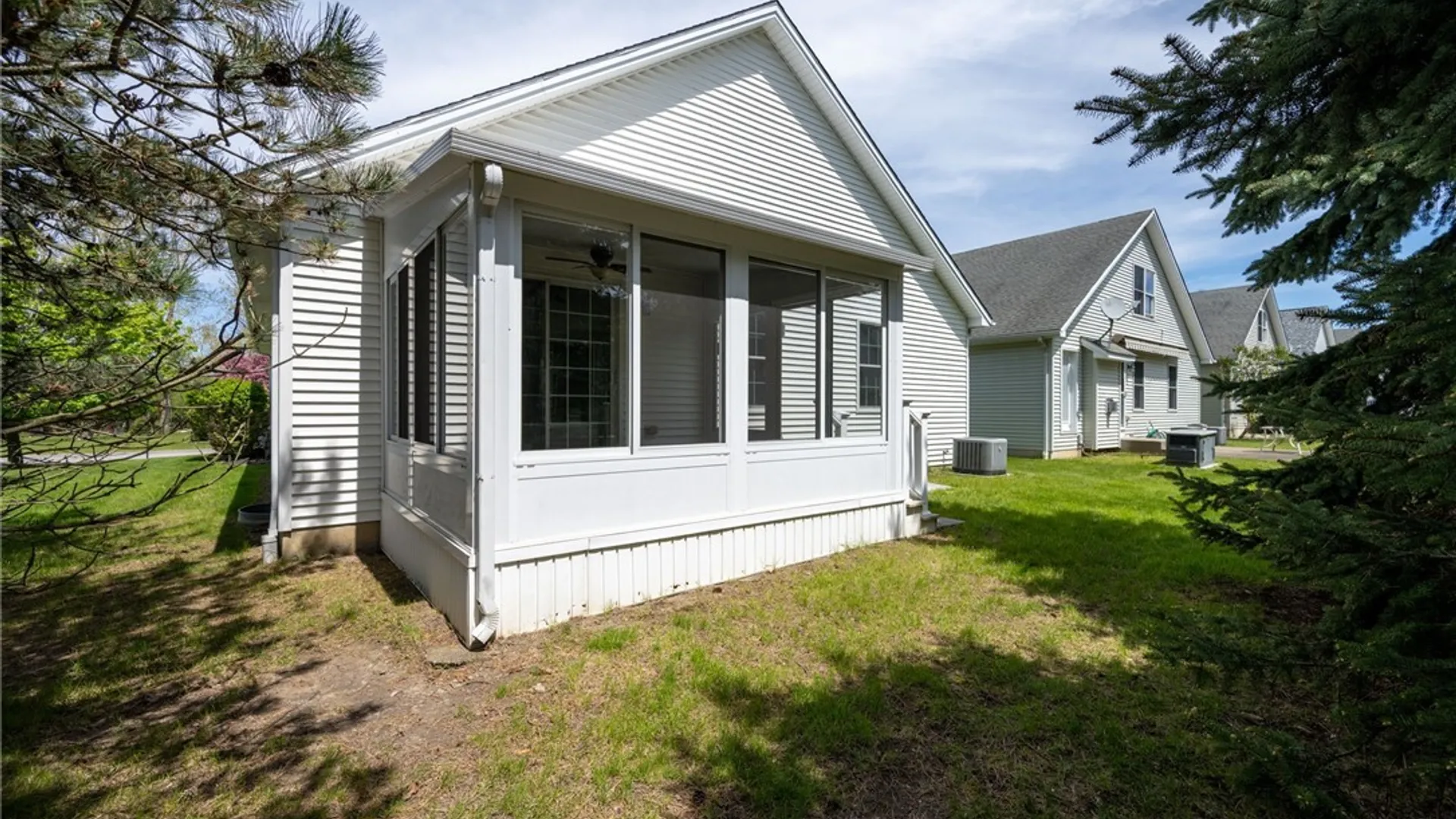 Property at 15 Glenfield Drive, West Seneca, NY 14224 33