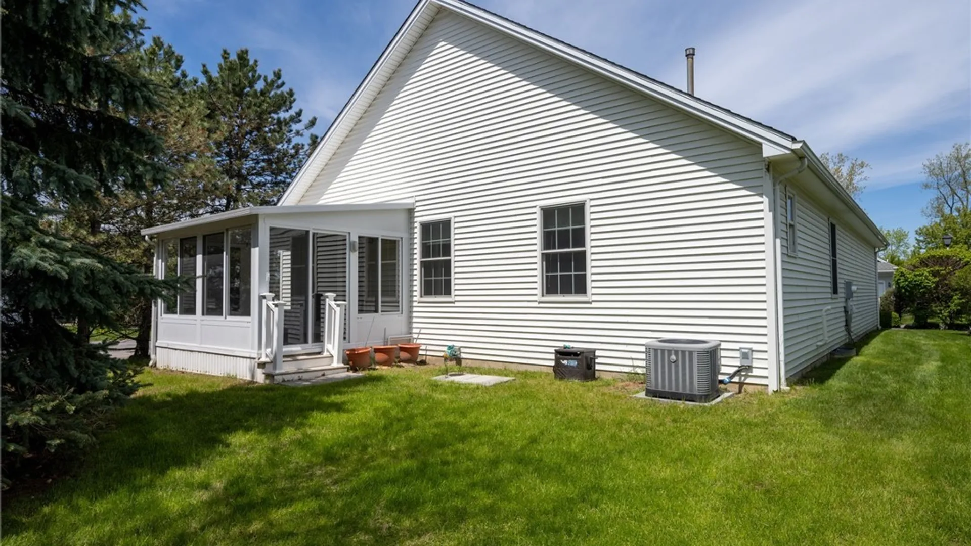 Property at 15 Glenfield Drive, West Seneca, NY 14224 35