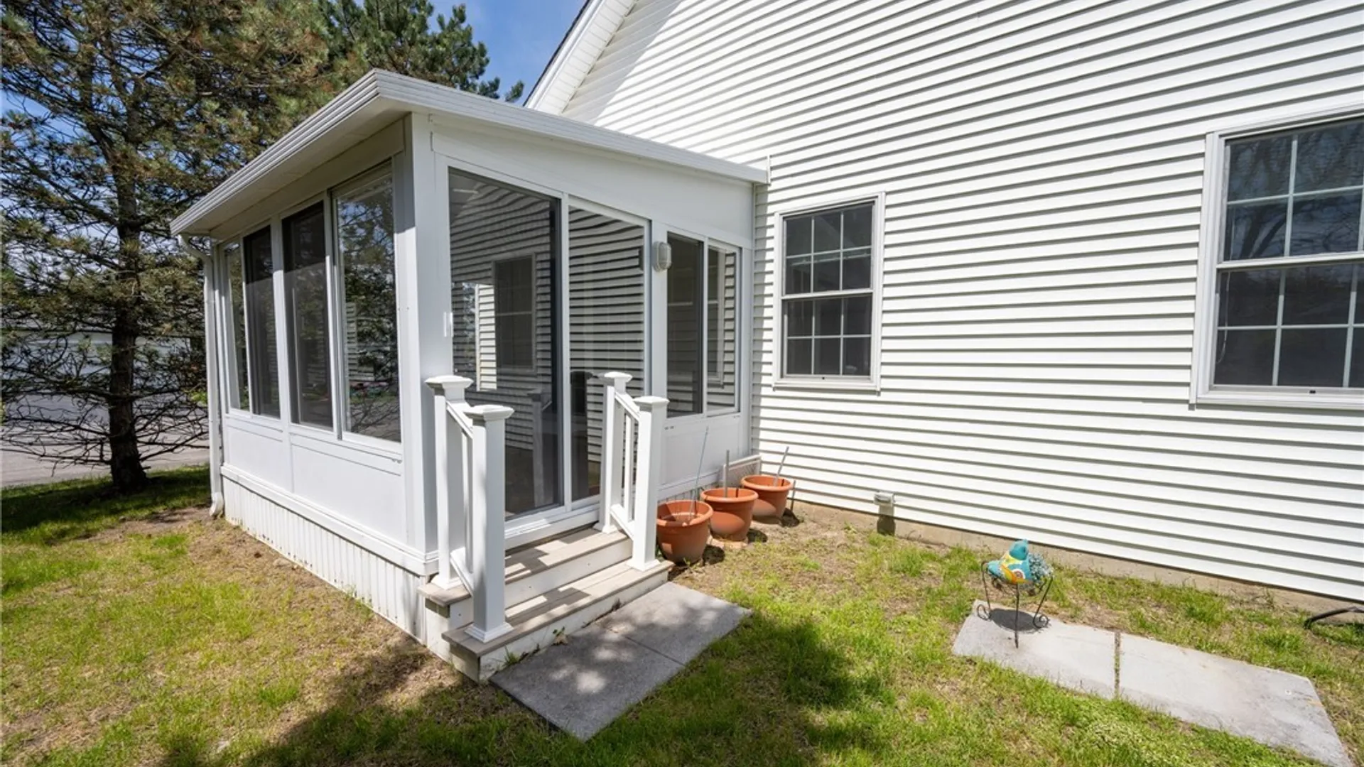 Property at 15 Glenfield Drive, West Seneca, NY 14224 36