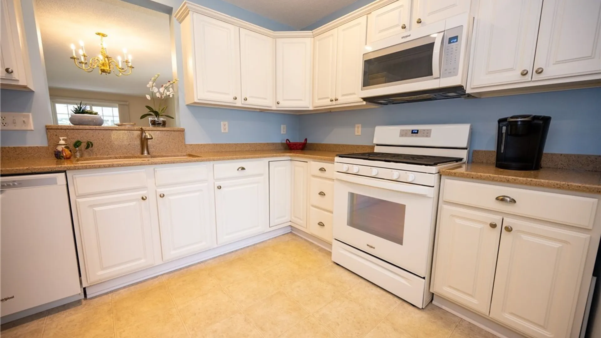 Property at 15 Glenfield Drive, West Seneca, NY 14224 8