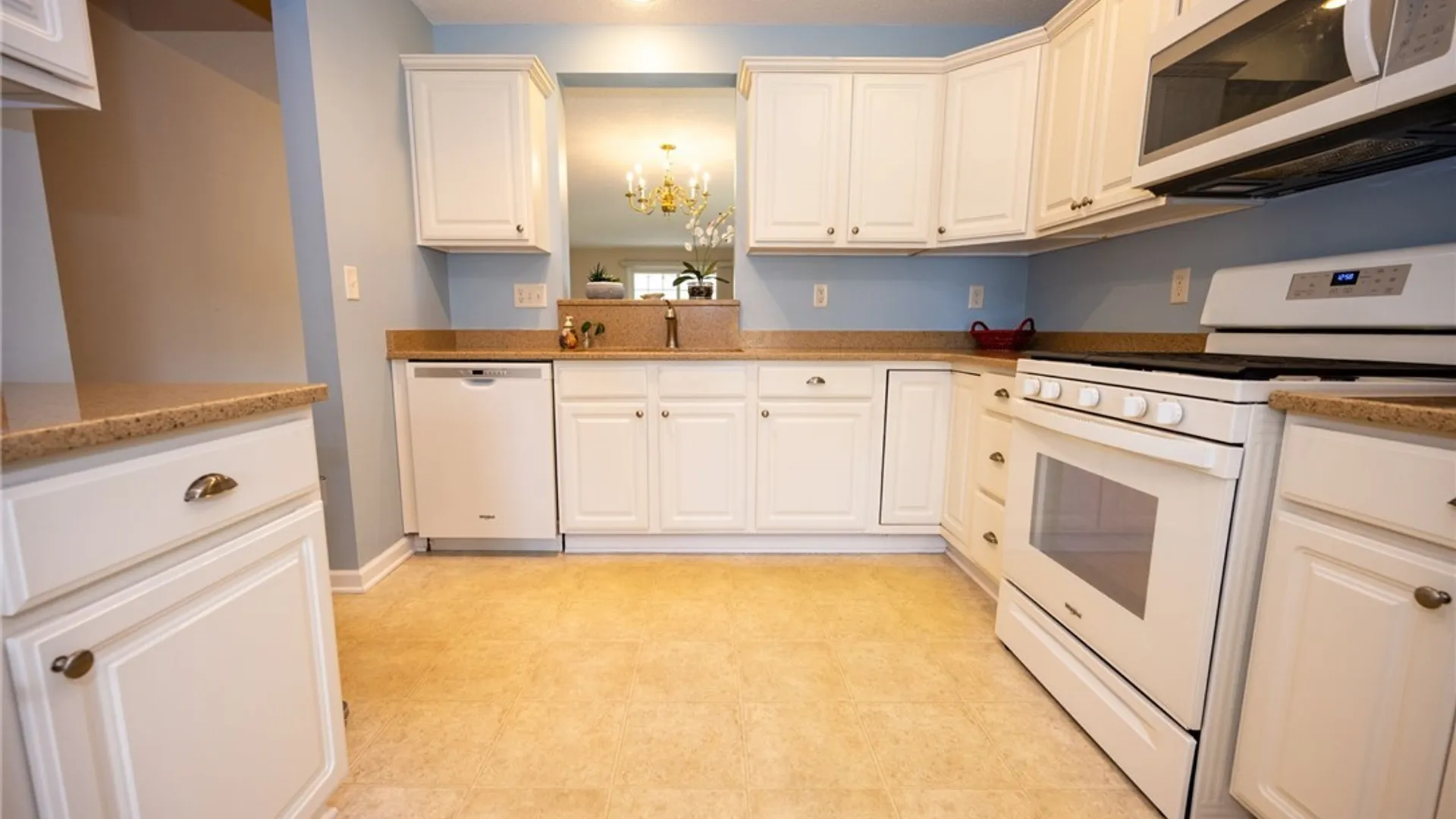 Property at 15 Glenfield Drive, West Seneca, NY 14224 9