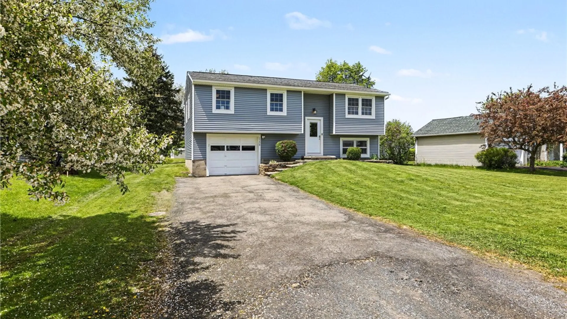 Property at 1258 Glen Carlyn Drive, Farmington, NY 14425 2