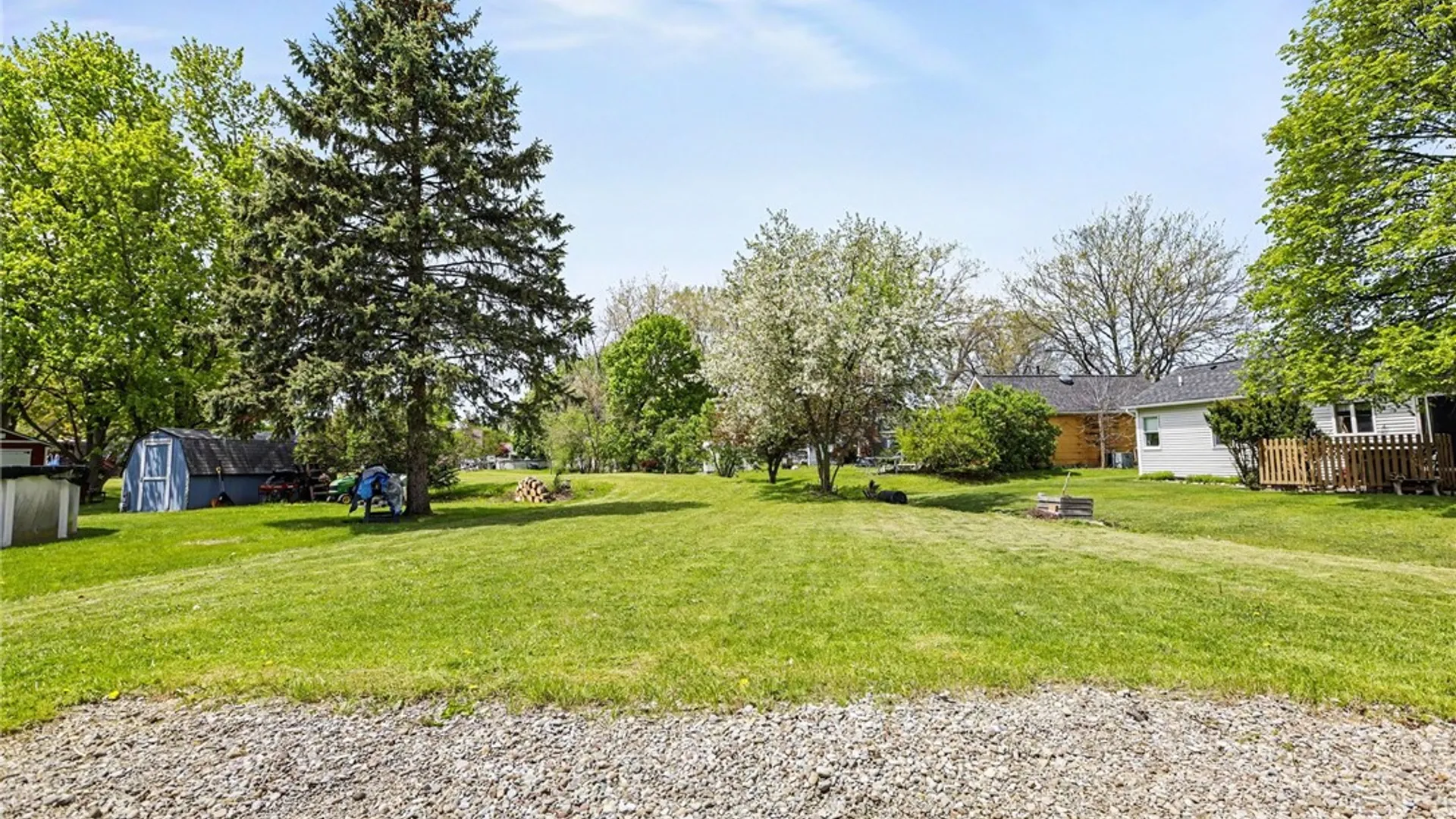 Property at 1258 Glen Carlyn Drive, Farmington, NY 14425 25