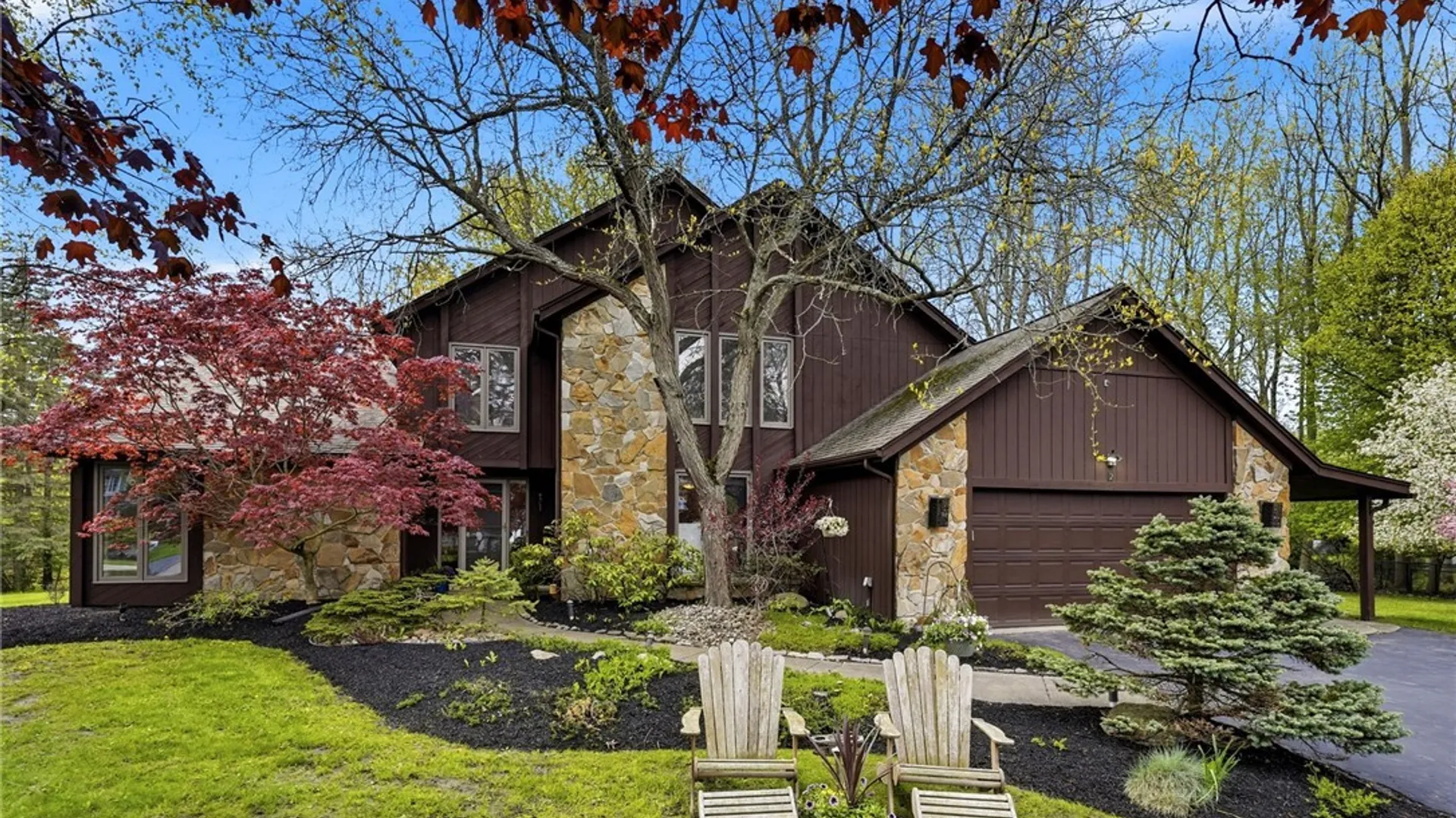 Property at 2 Chicory Lane, Amherst, NY 14051 2