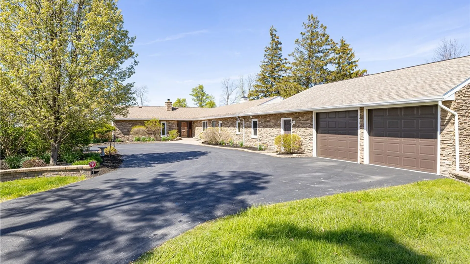 Property at 1640 Lake Rd, Webster, NY 14580 3
