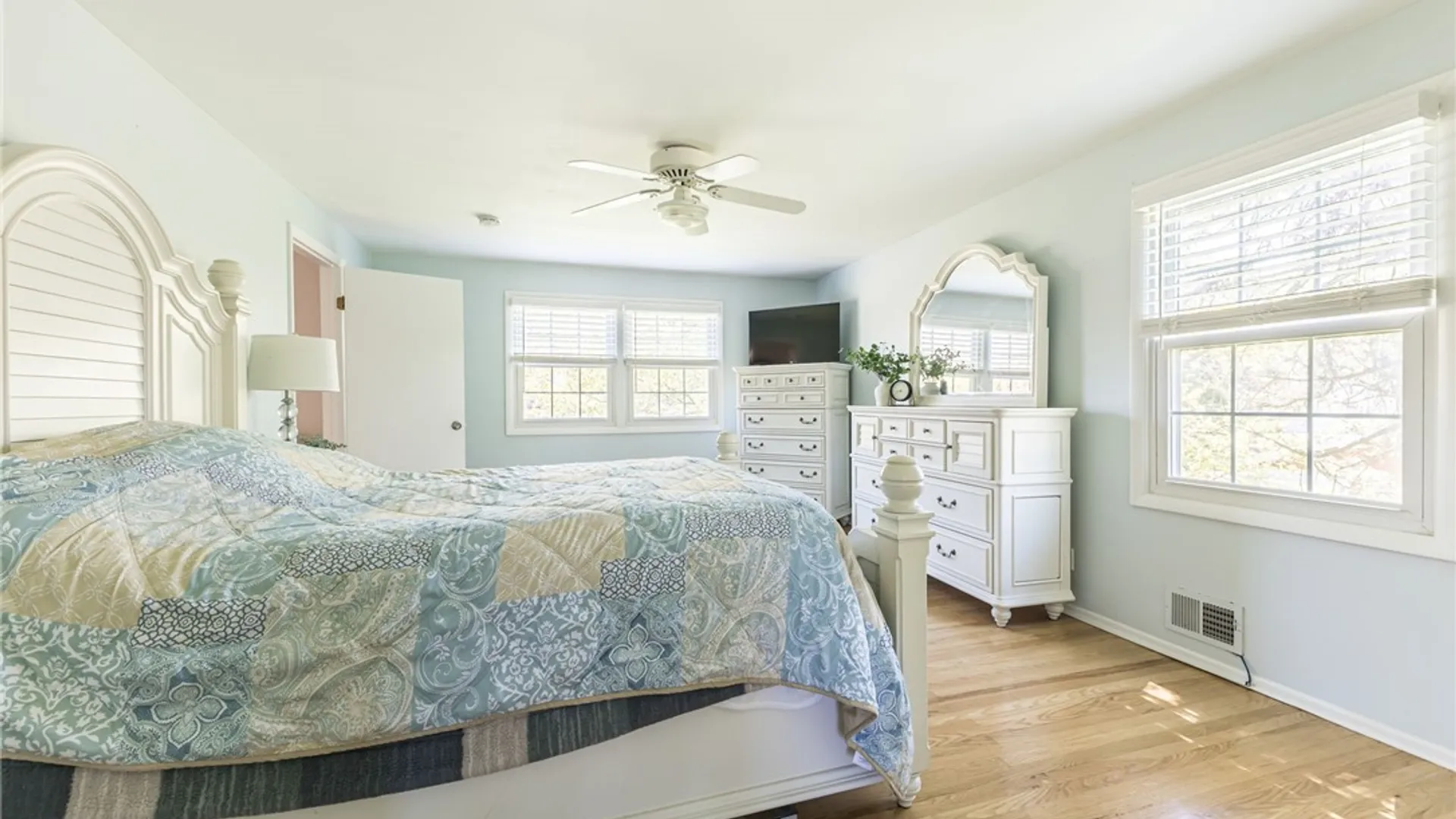 Property at 12 Van Buren Road, Pittsford, NY 14534 28